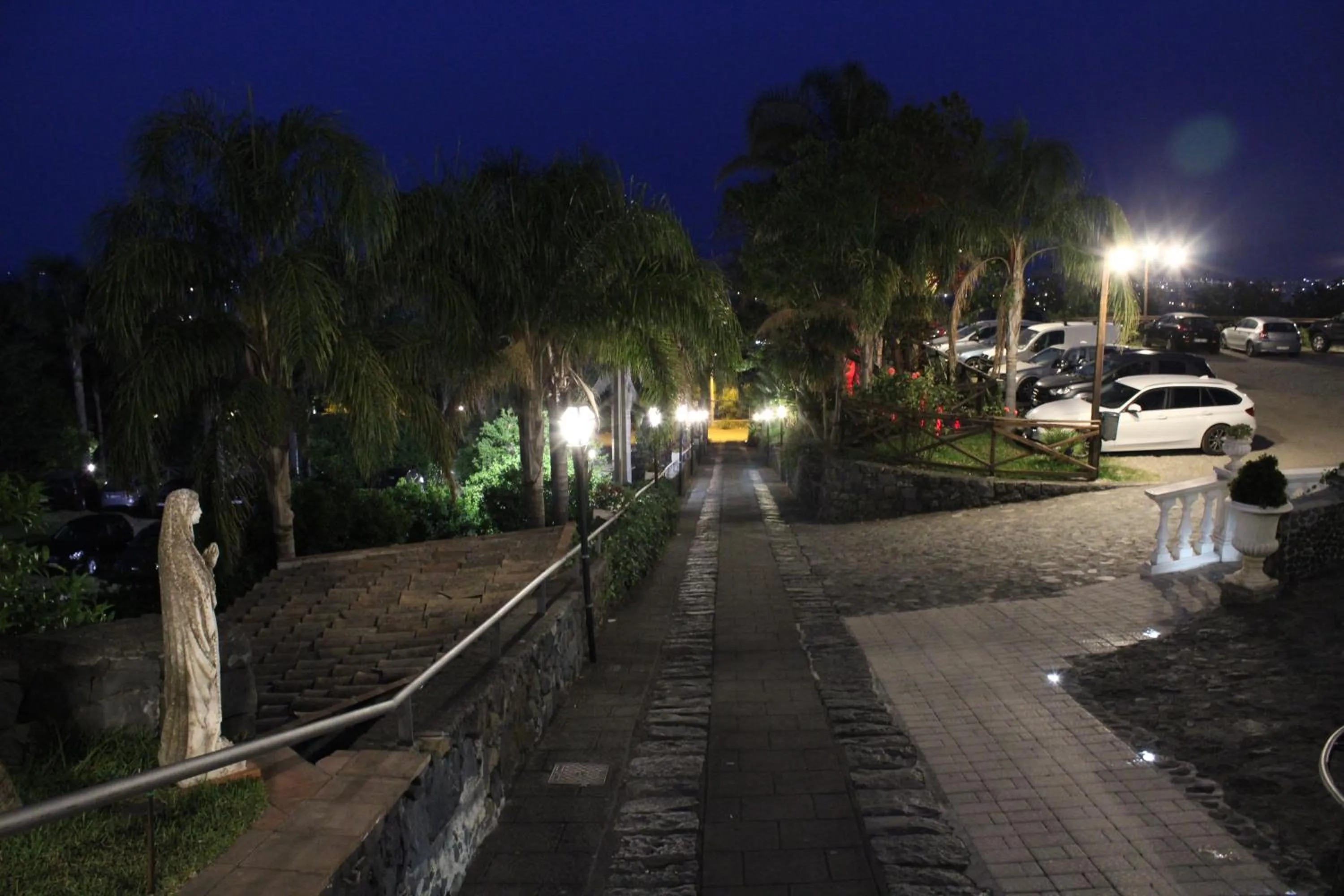 Garden in IL Ciliegio Dell 'Etna