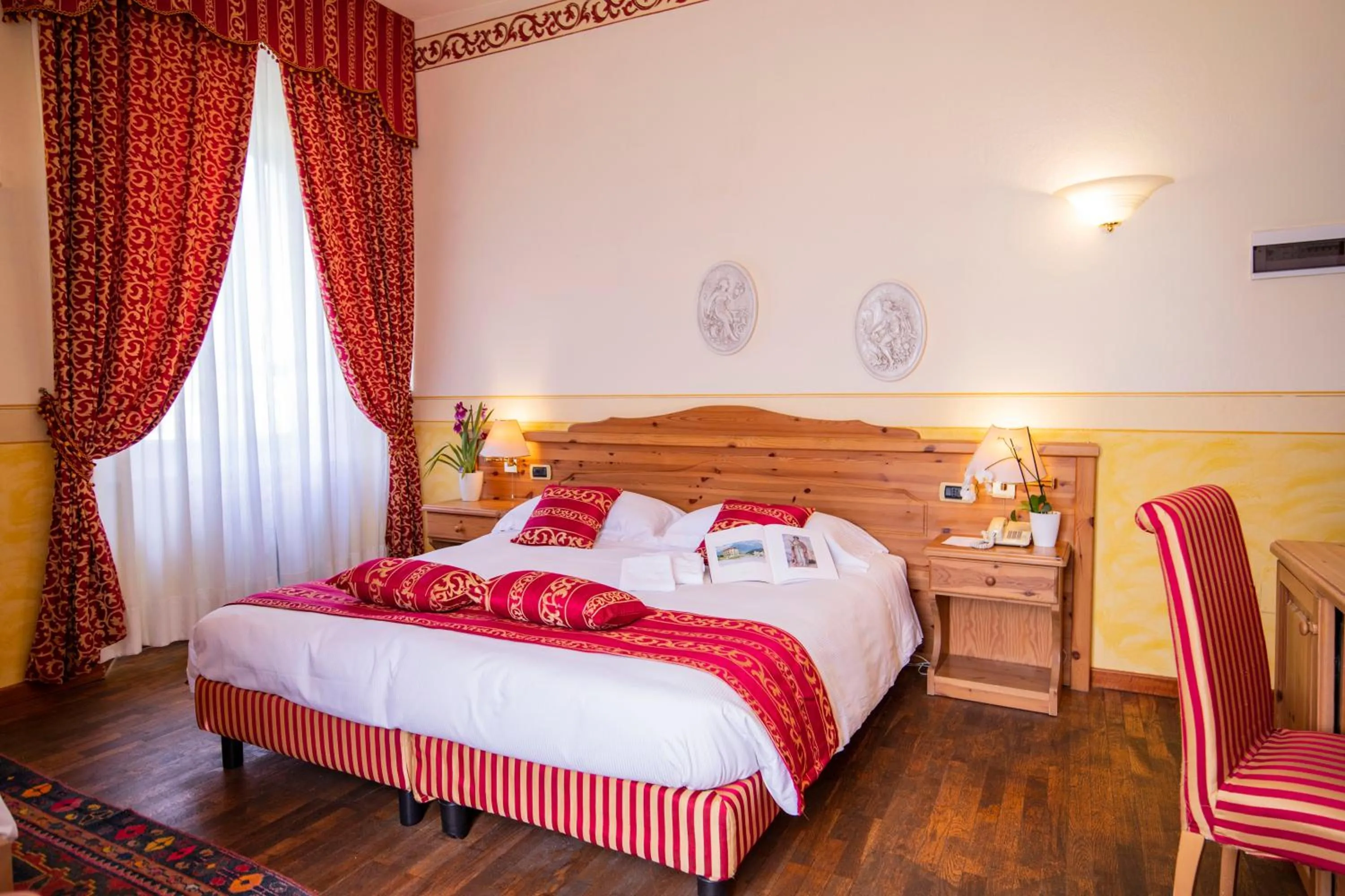 Photo of the whole room, Bed in Hotel Villa Imperina