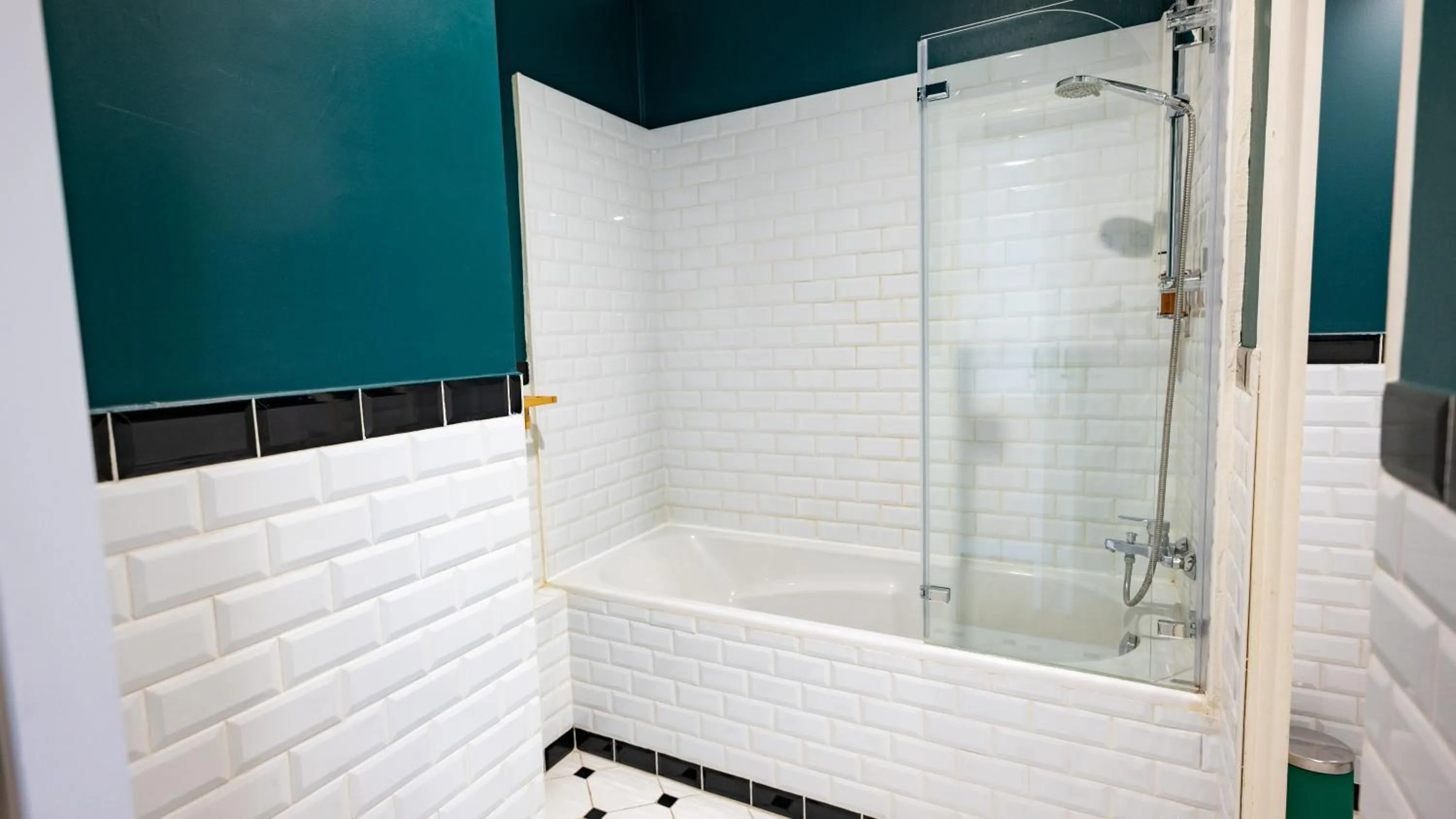 Bathroom in Grand Hôtel Saint-Aignan