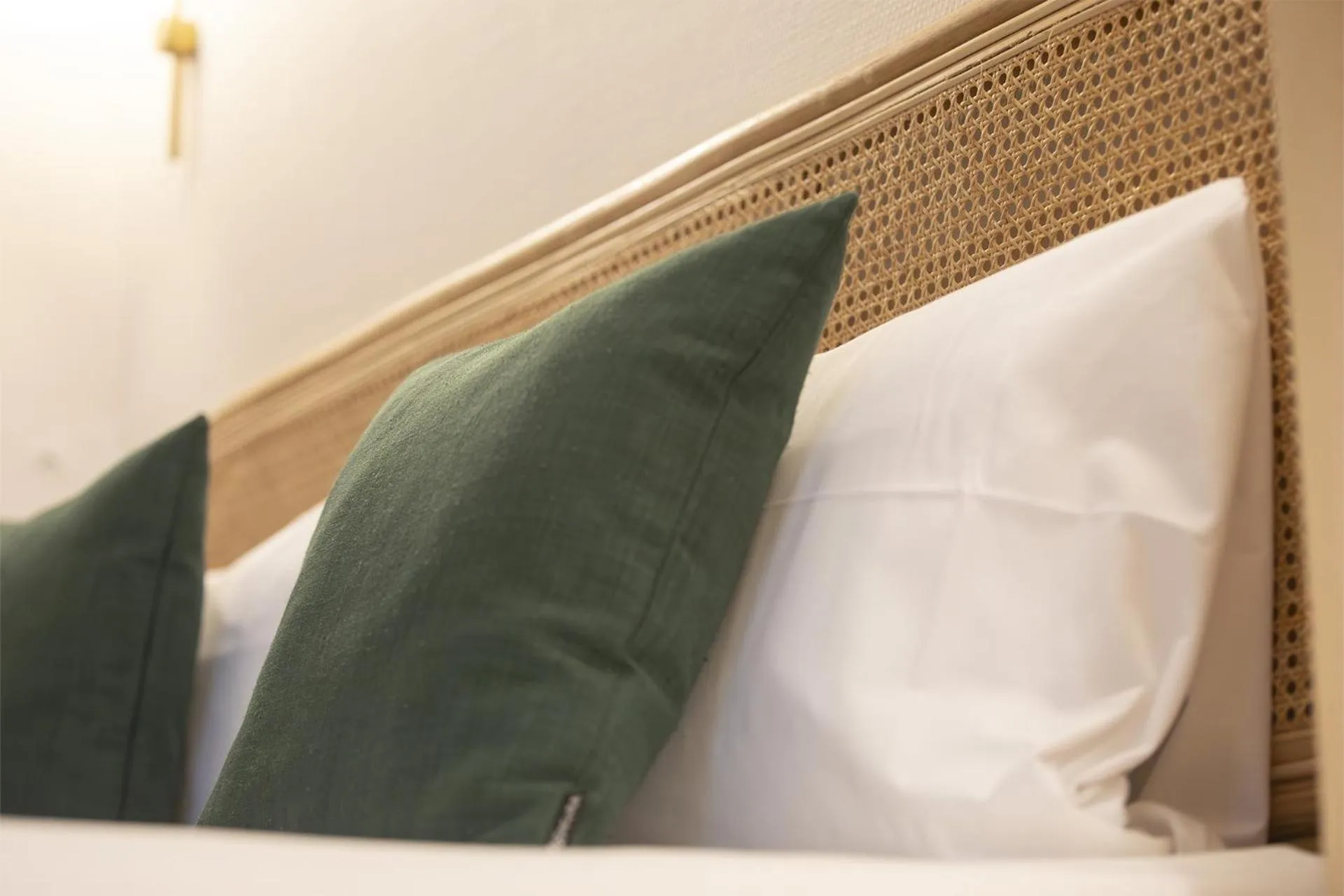 Bed in Grand Hôtel Saint-Aignan