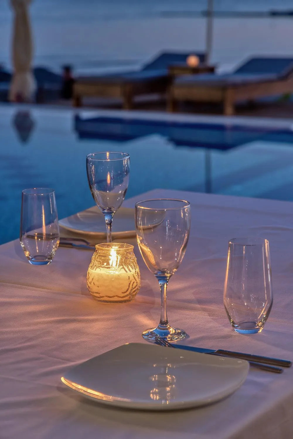 Restaurant/places to eat in Almira Hotel