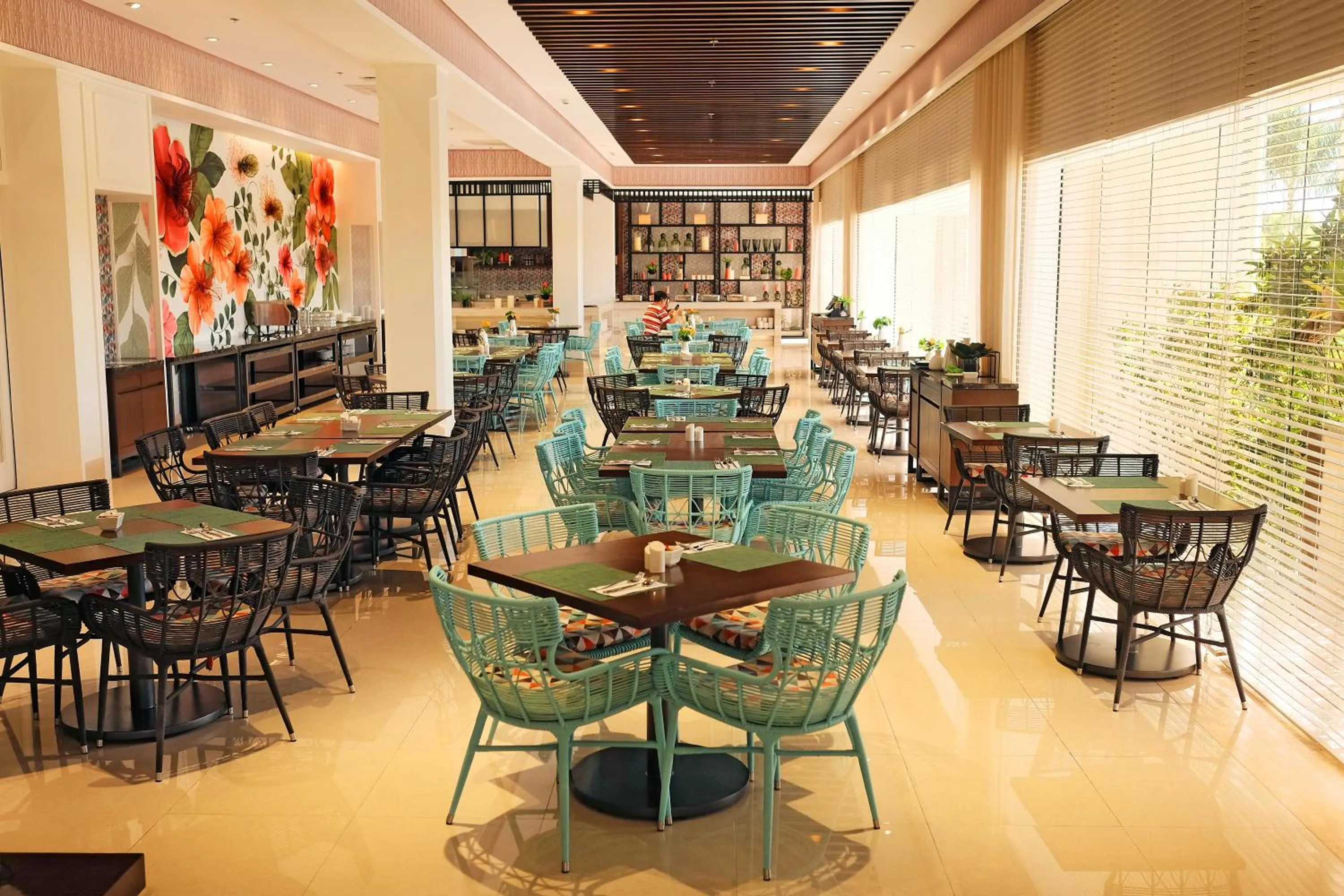 Restaurant/places to eat in Mella Hotel