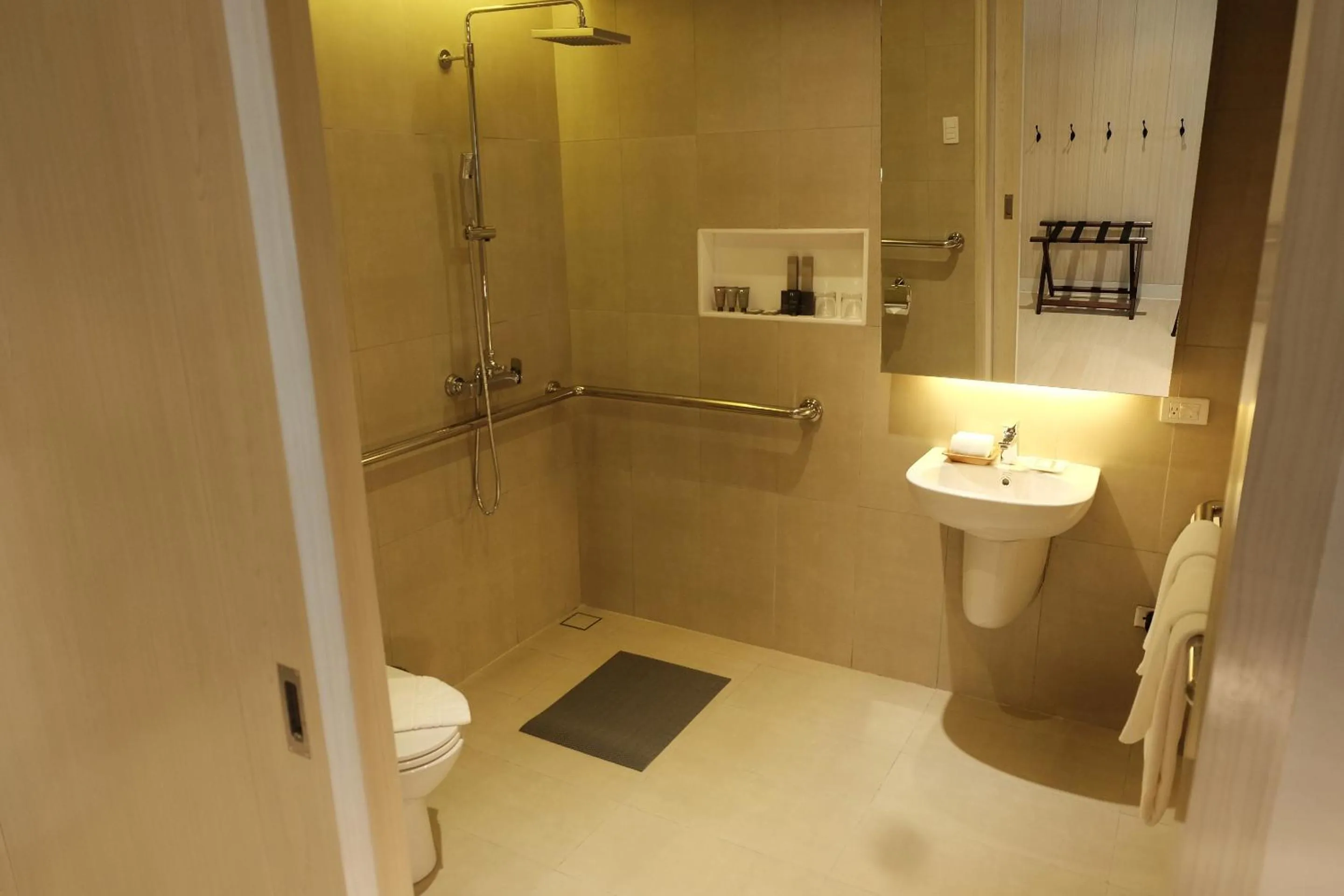 Mella Hotel Manila near NAIA Airport