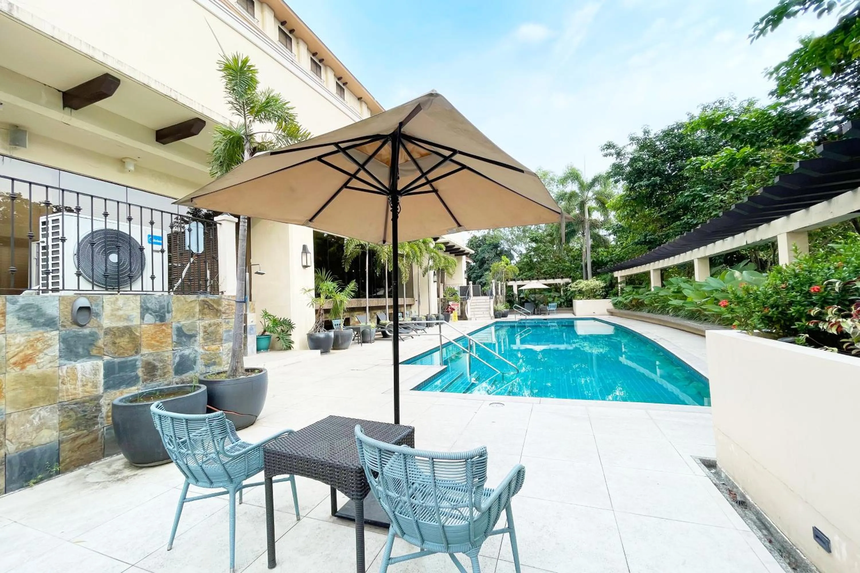 Mella Hotel Manila near NAIA Airport