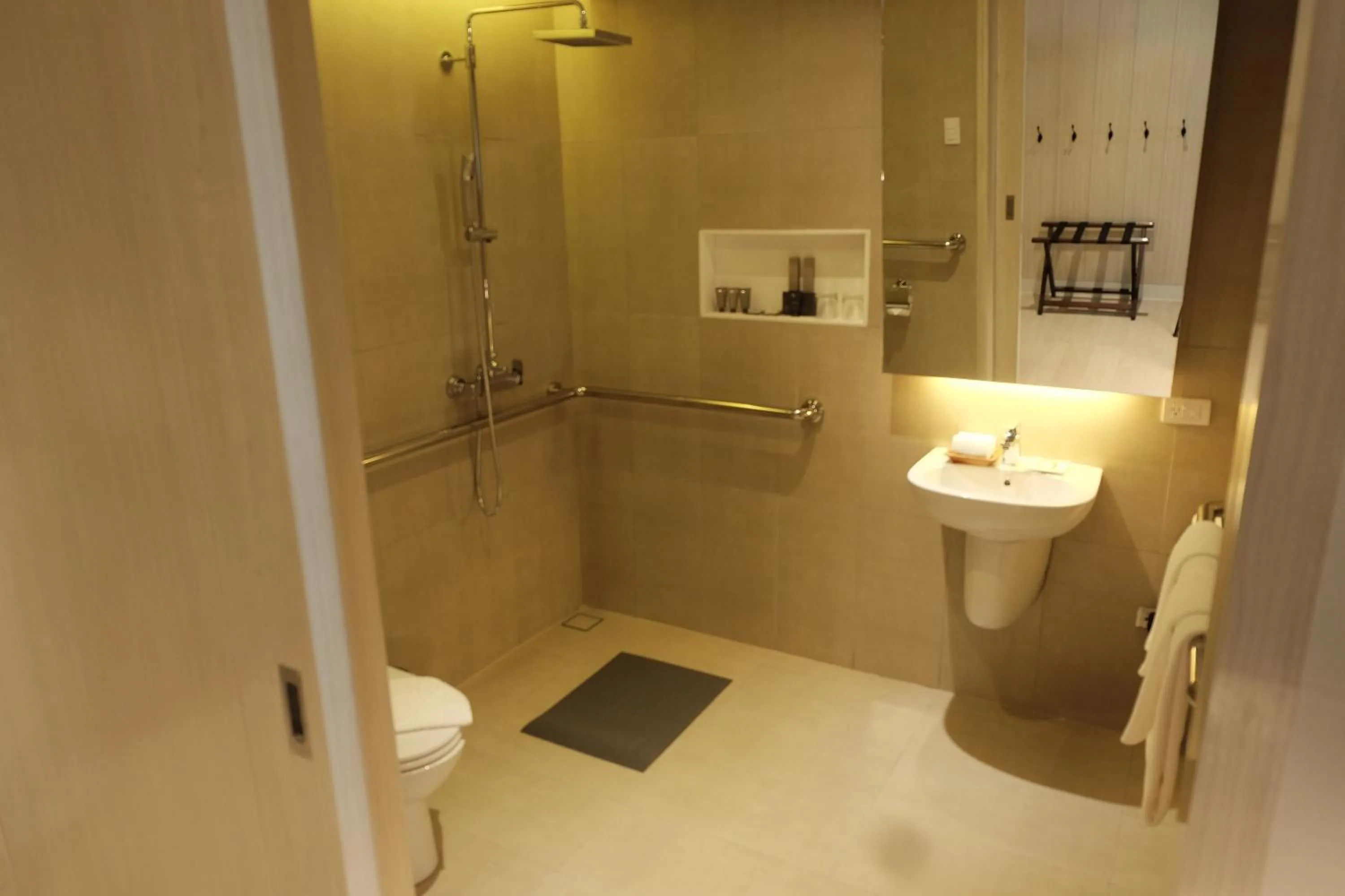 Mella Hotel Manila near NAIA Airport