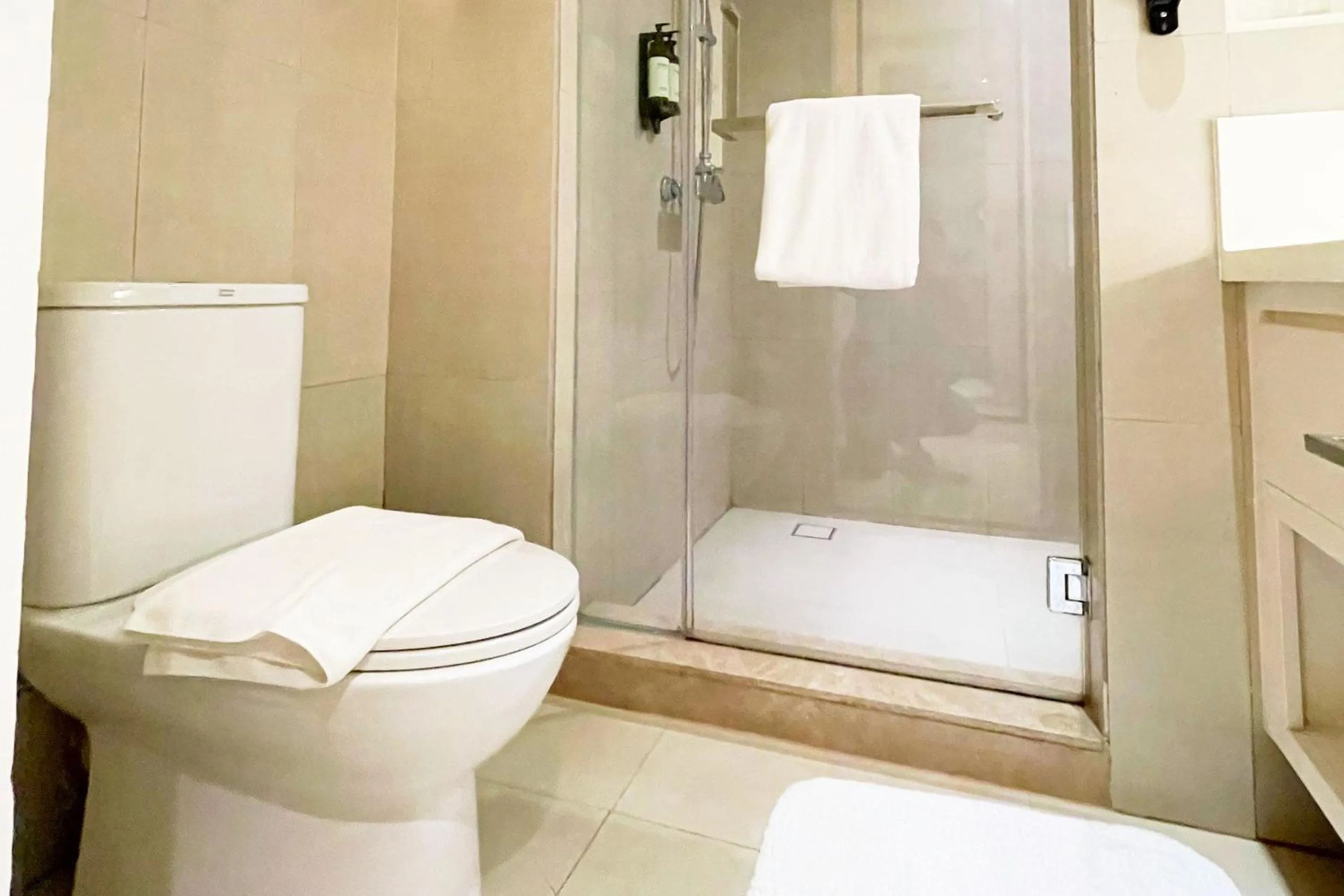 Mella Hotel Manila near NAIA Airport