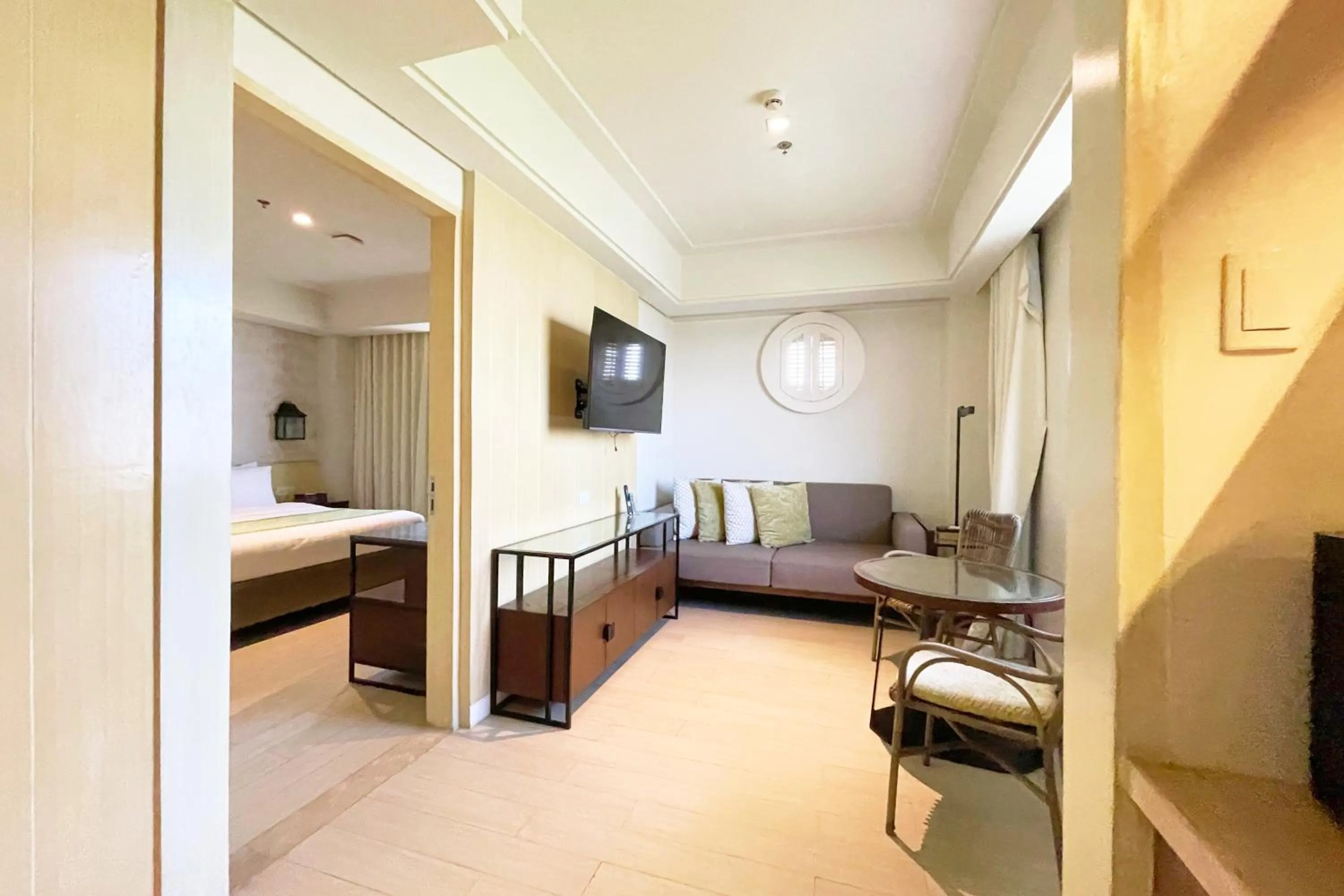 Bed in Mella Hotel Manila near NAIA Airport