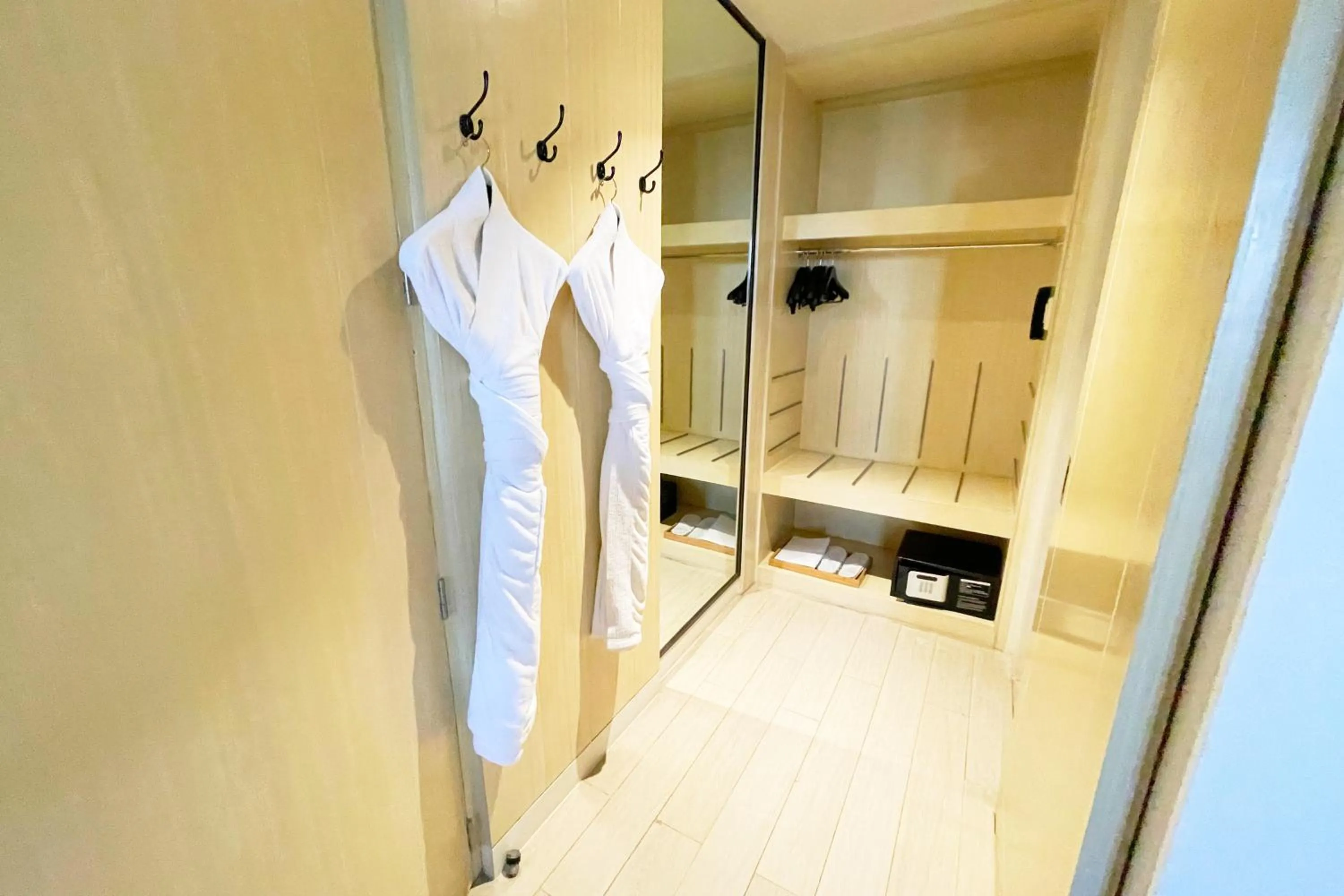 Mella Hotel Manila near NAIA Airport