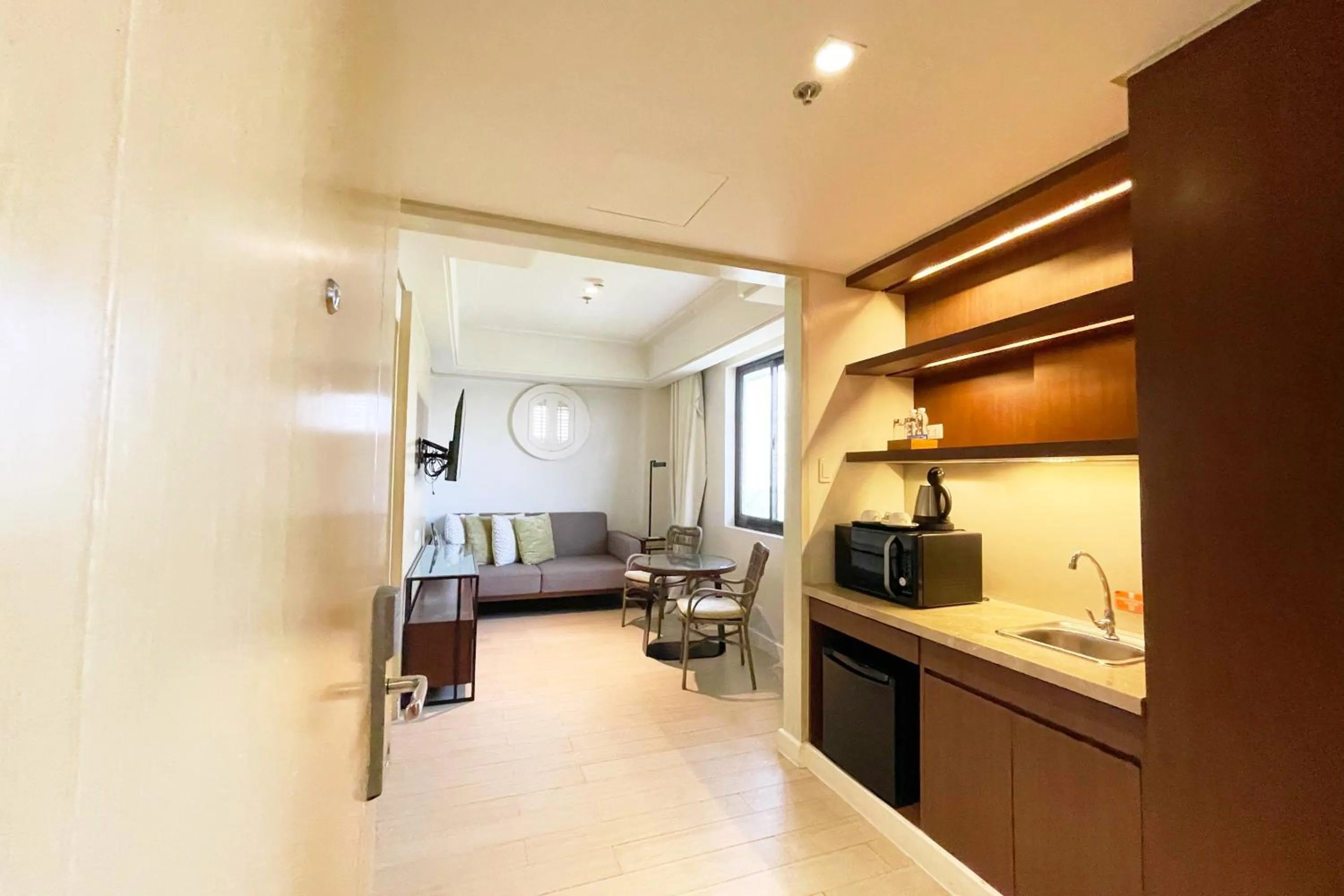 Mella Hotel Manila near NAIA Airport