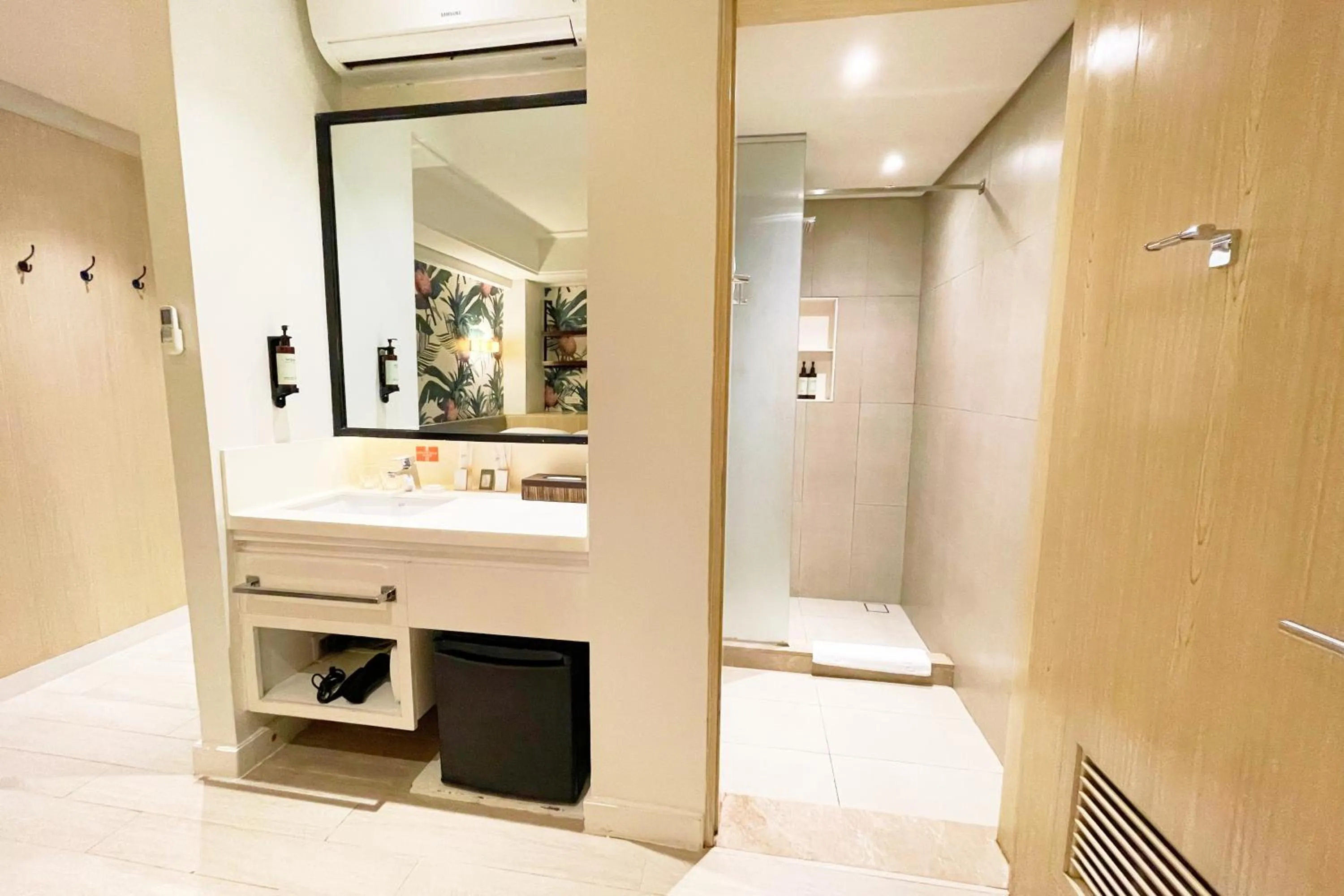 Mella Hotel Manila near NAIA Airport