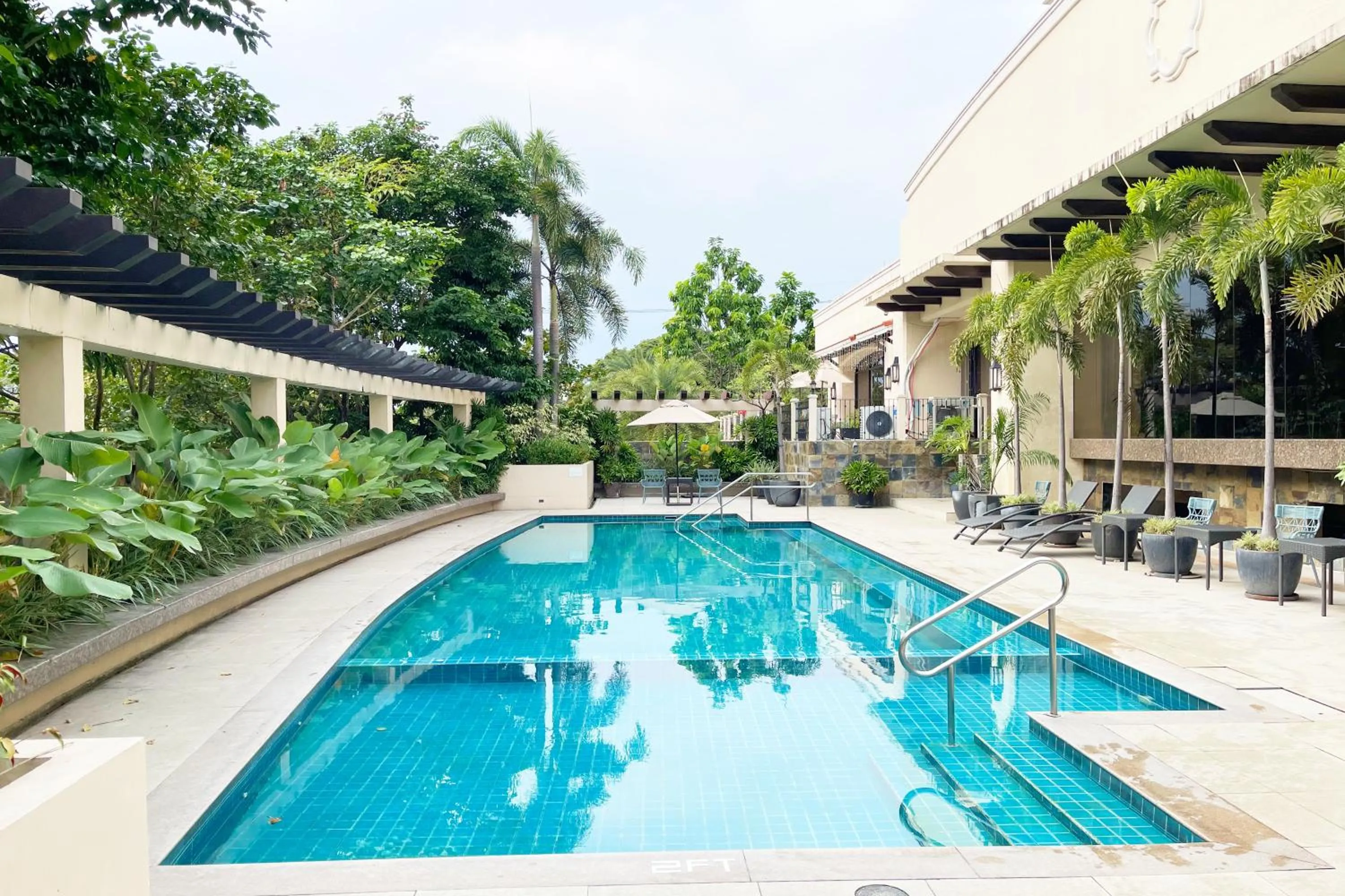 Mella Hotel Manila near NAIA Airport