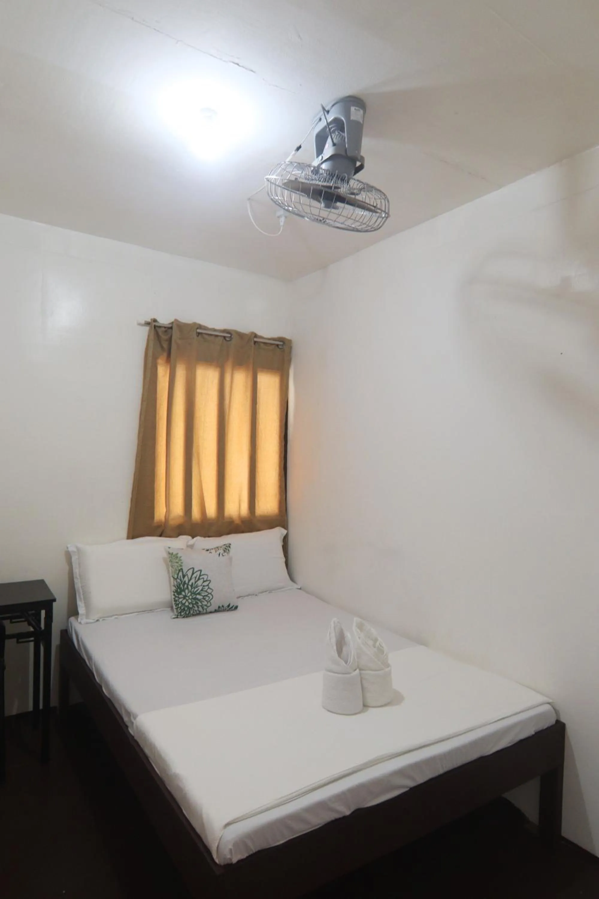 fireplace, Bed in Aloha Hostel Siargao