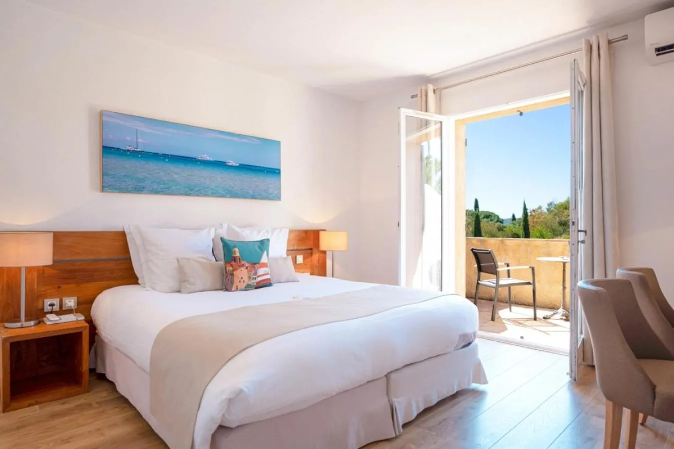 Bed in Hotel La Garbine