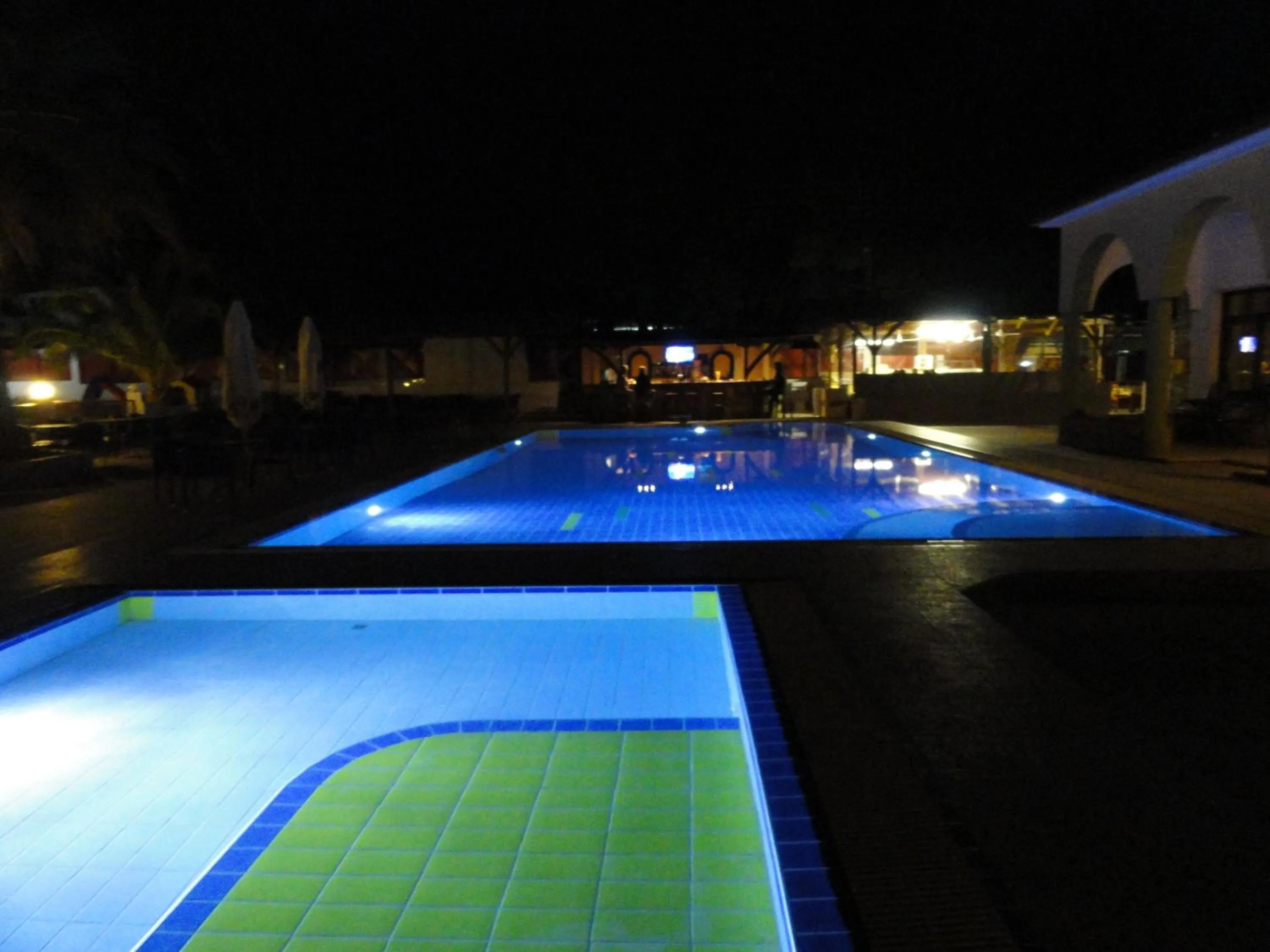 Swimming pool in Amari Hotel