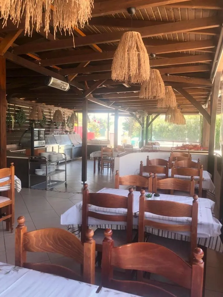 Restaurant/places to eat in Amari Hotel