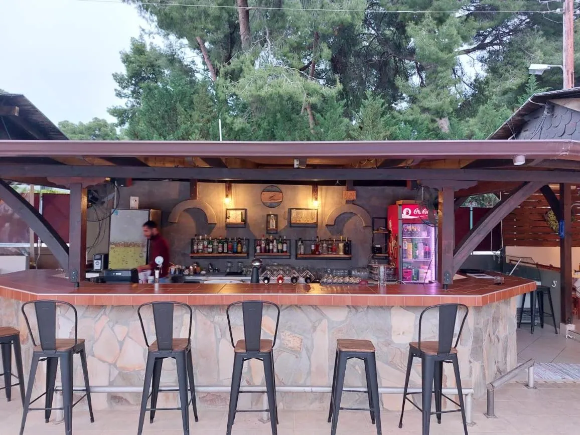 Restaurant/places to eat in Amari Hotel