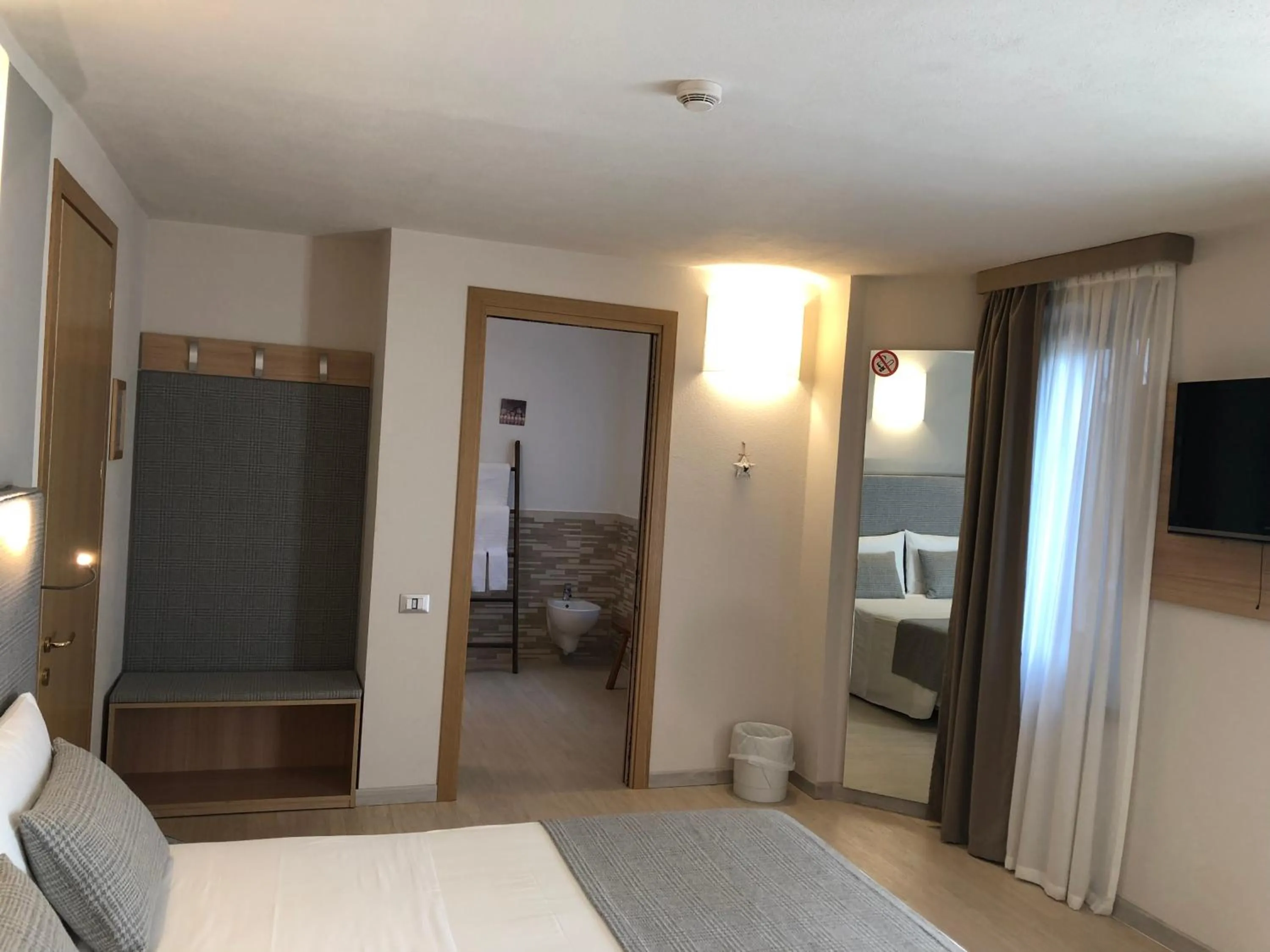 Bed in Hotel Edelweiss