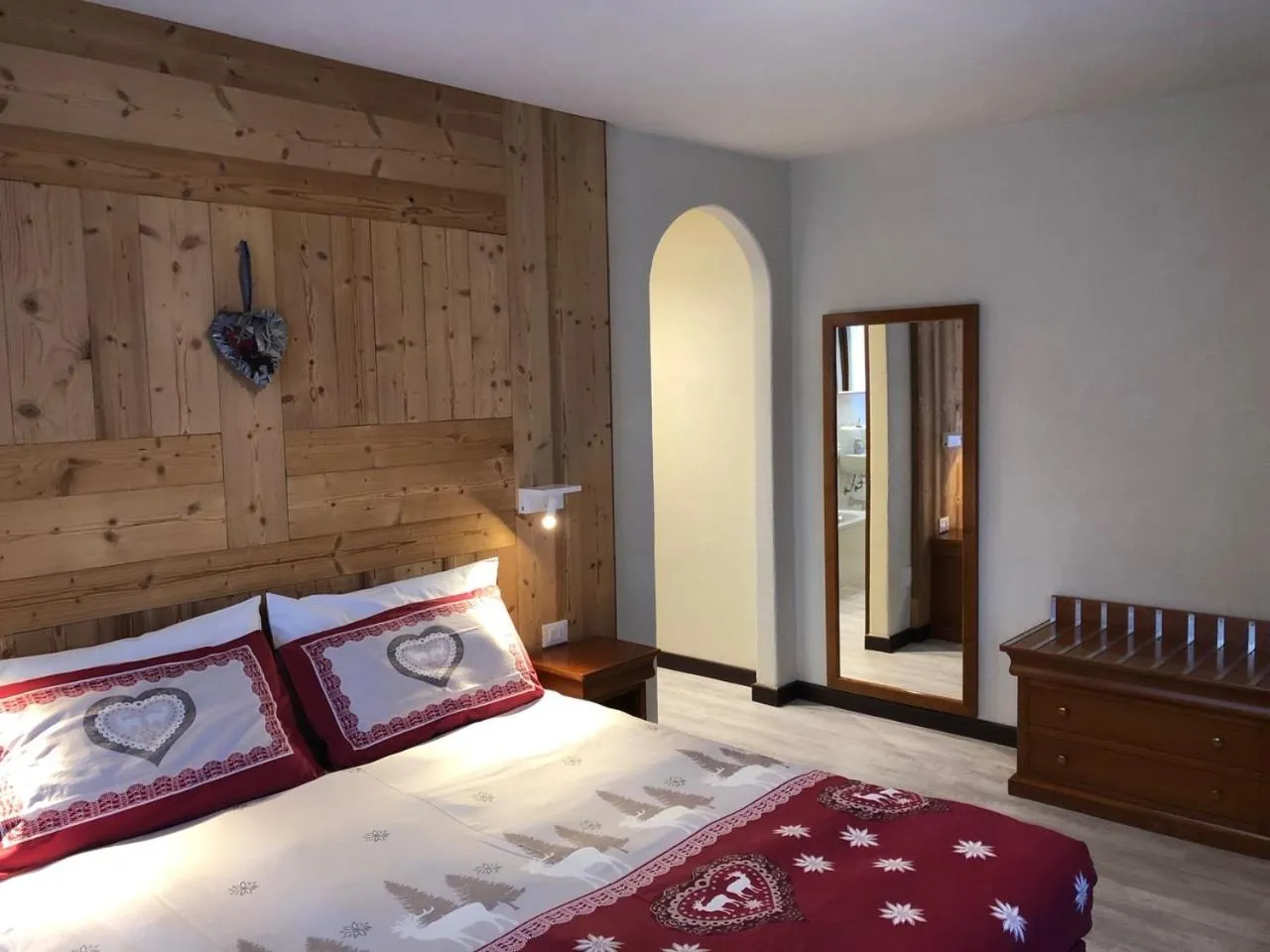 Bed in Hotel Edelweiss