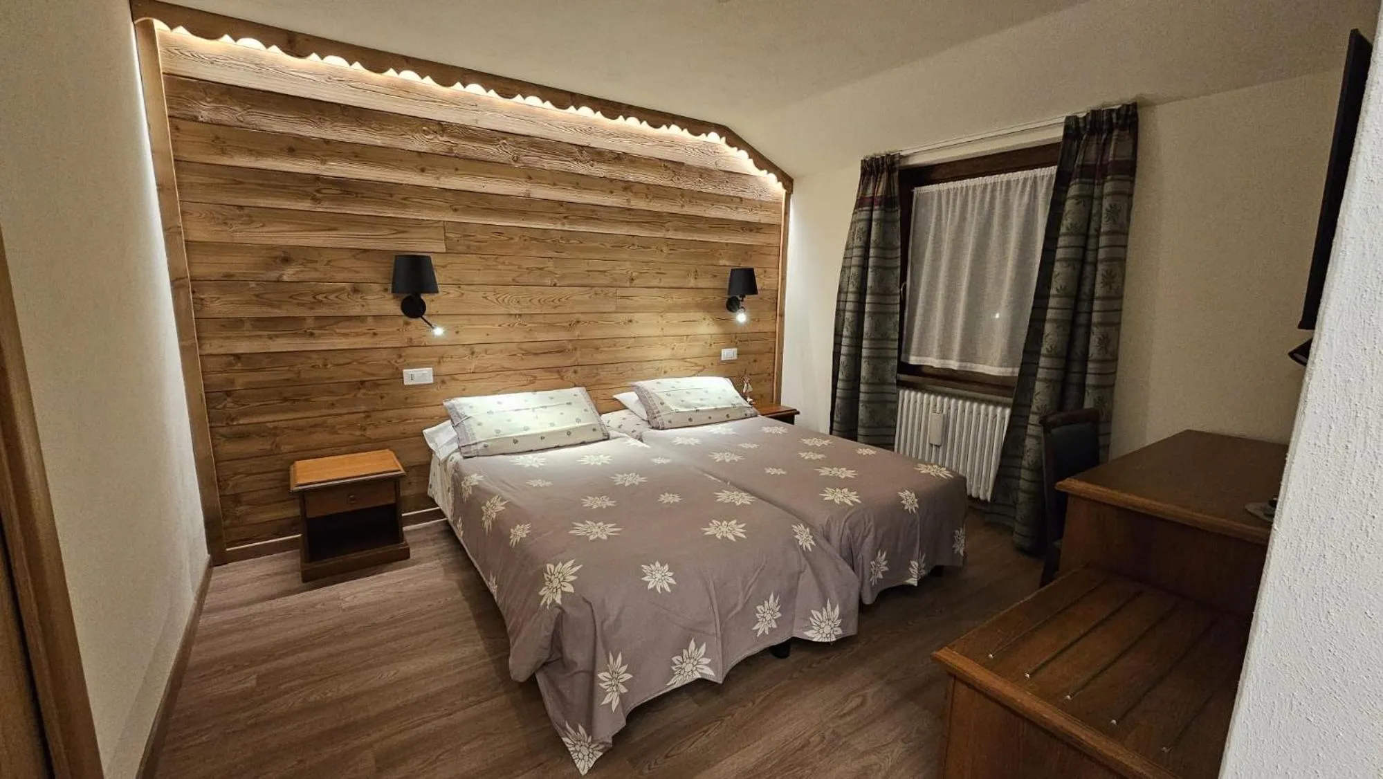 Bed in Hotel Edelweiss