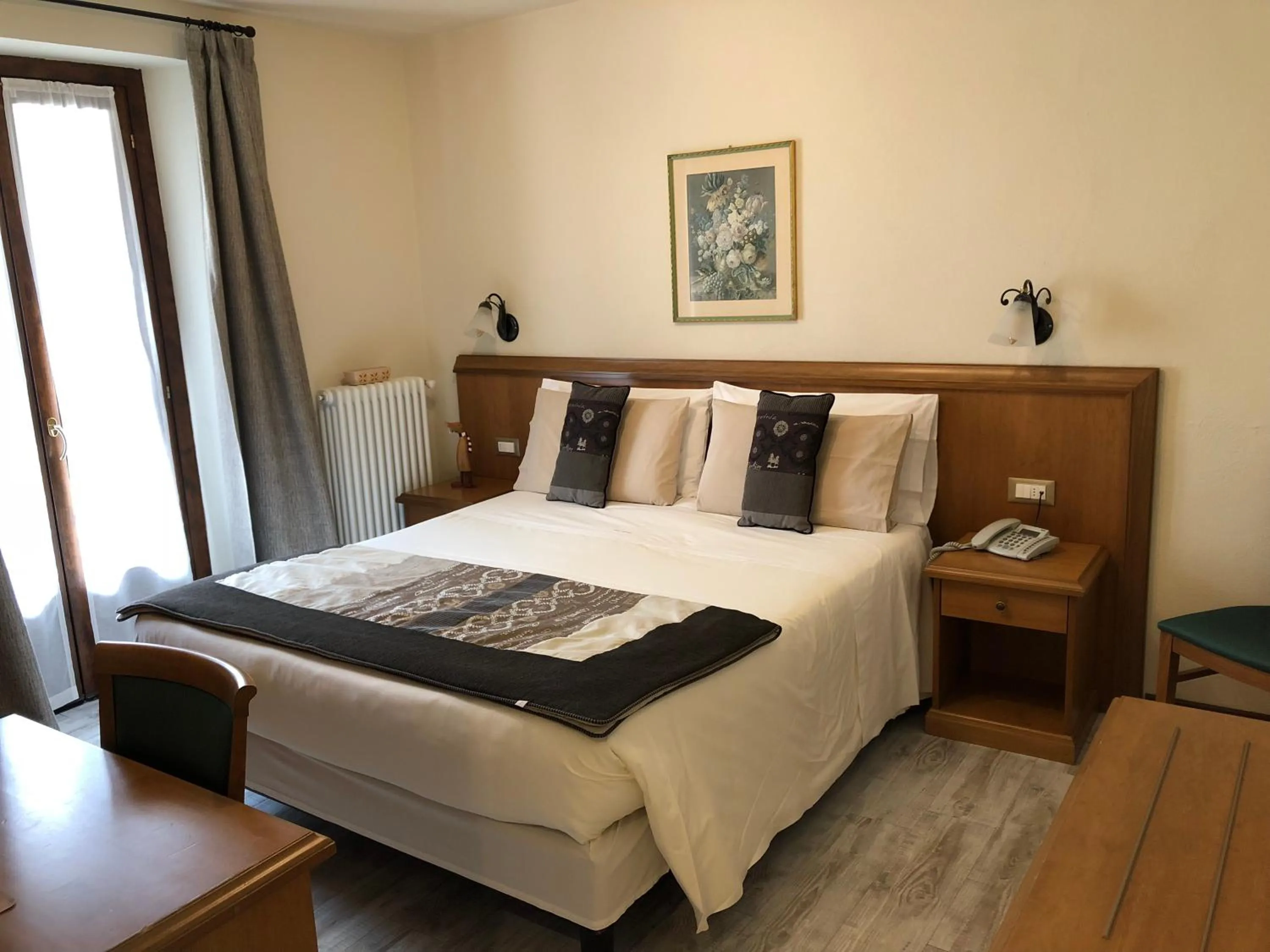 Bed in Hotel Edelweiss