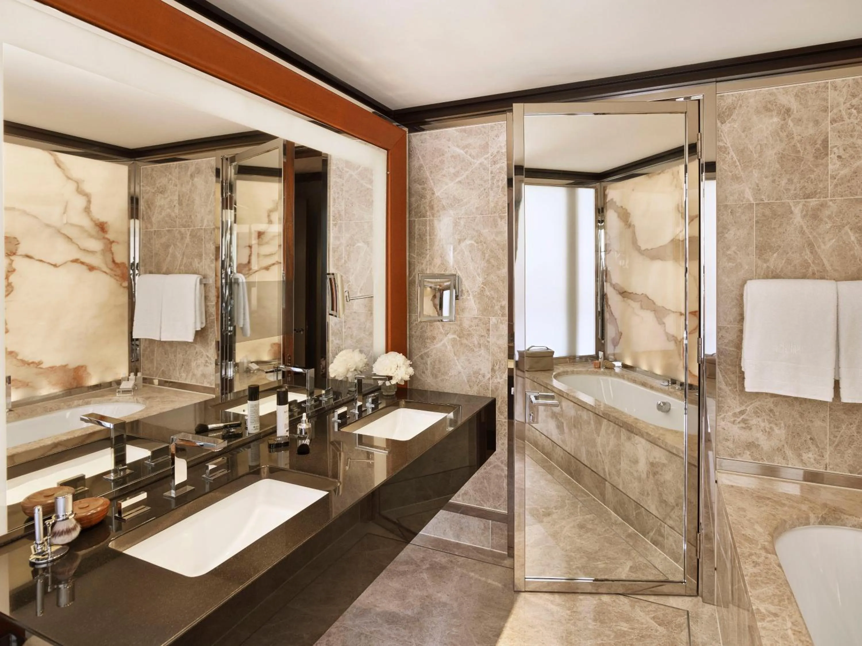 Bathroom in 45 Park Lane - Dorchester Collection