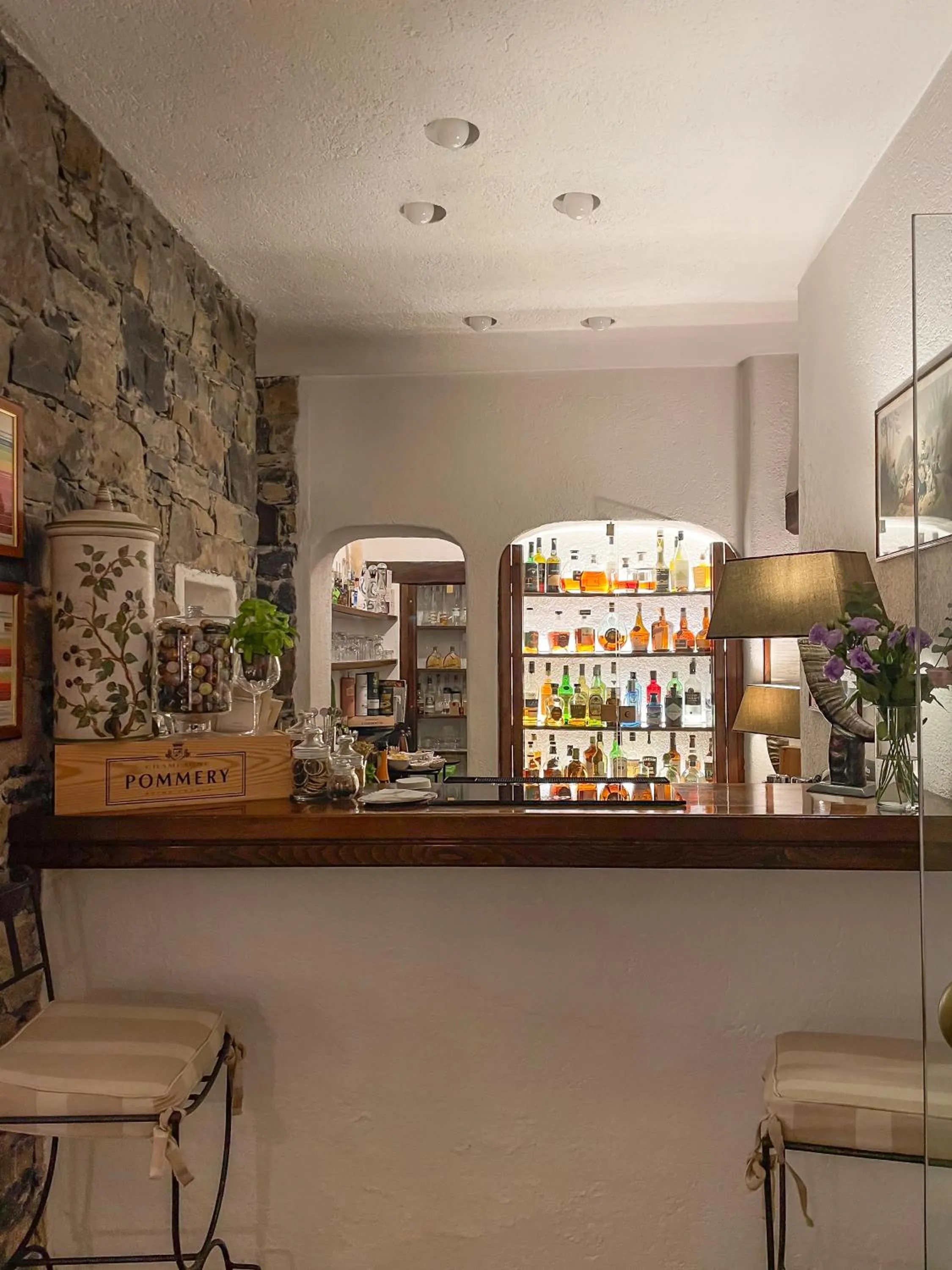 Lounge or bar in La Meridiana ReIais & Chateaux