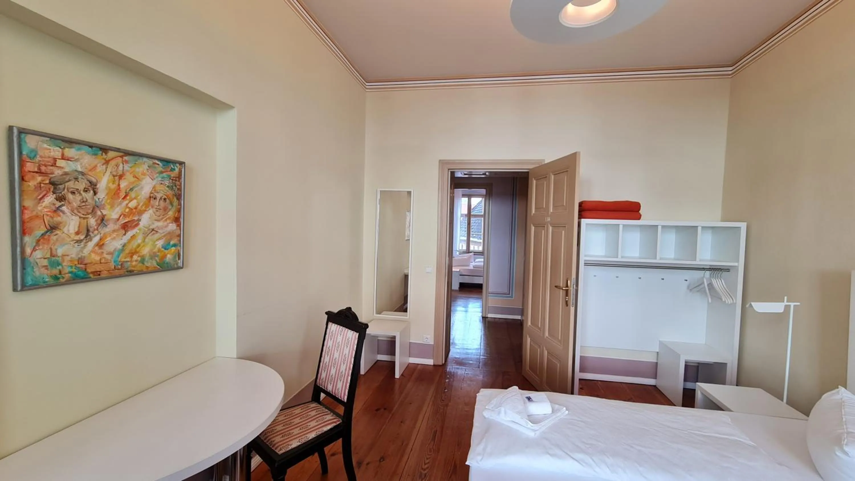 Staff, Bed in Hotel Cranach-Herberge City Centre