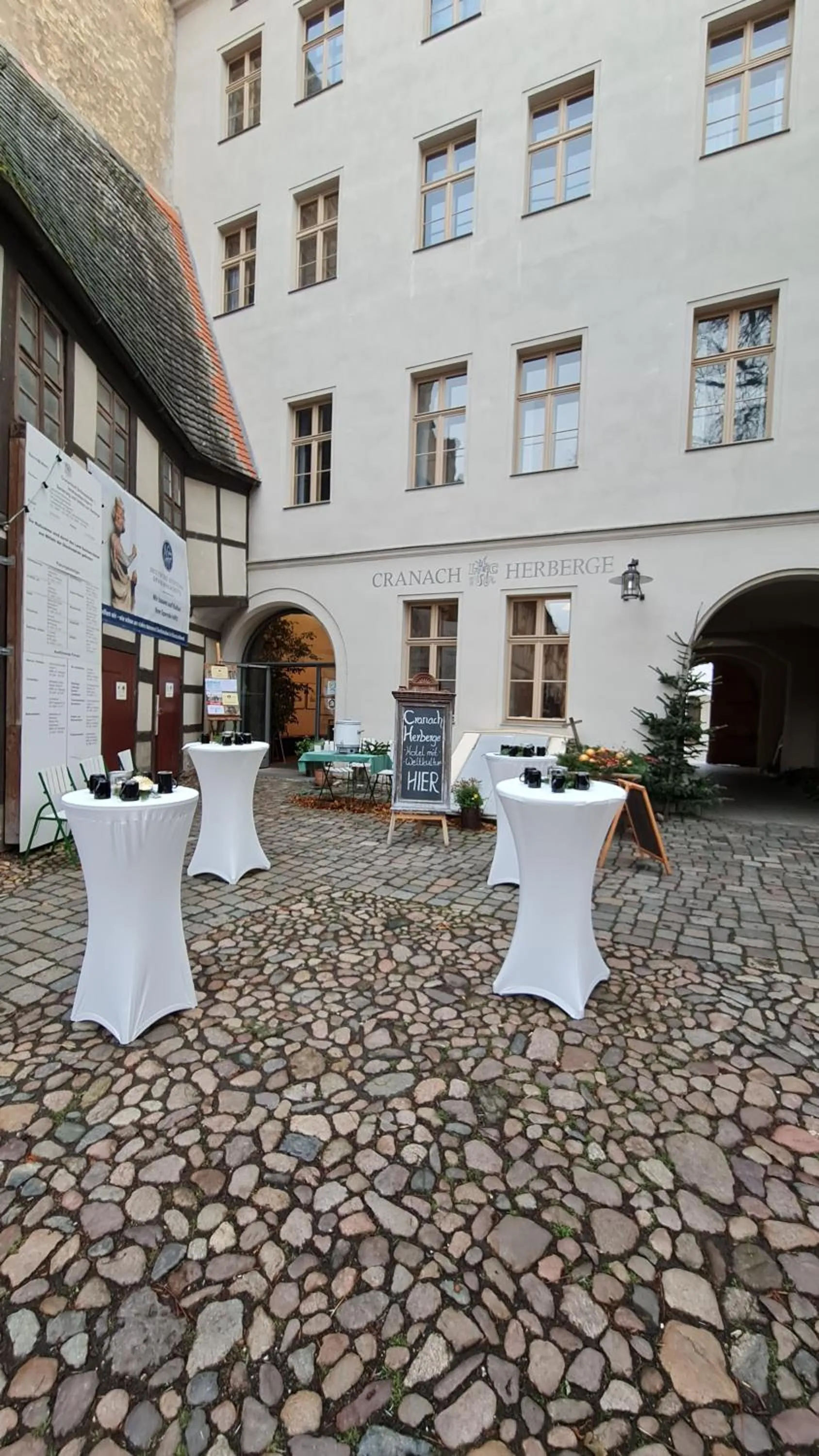 Patio in Hotel Cranach-Herberge City Centre