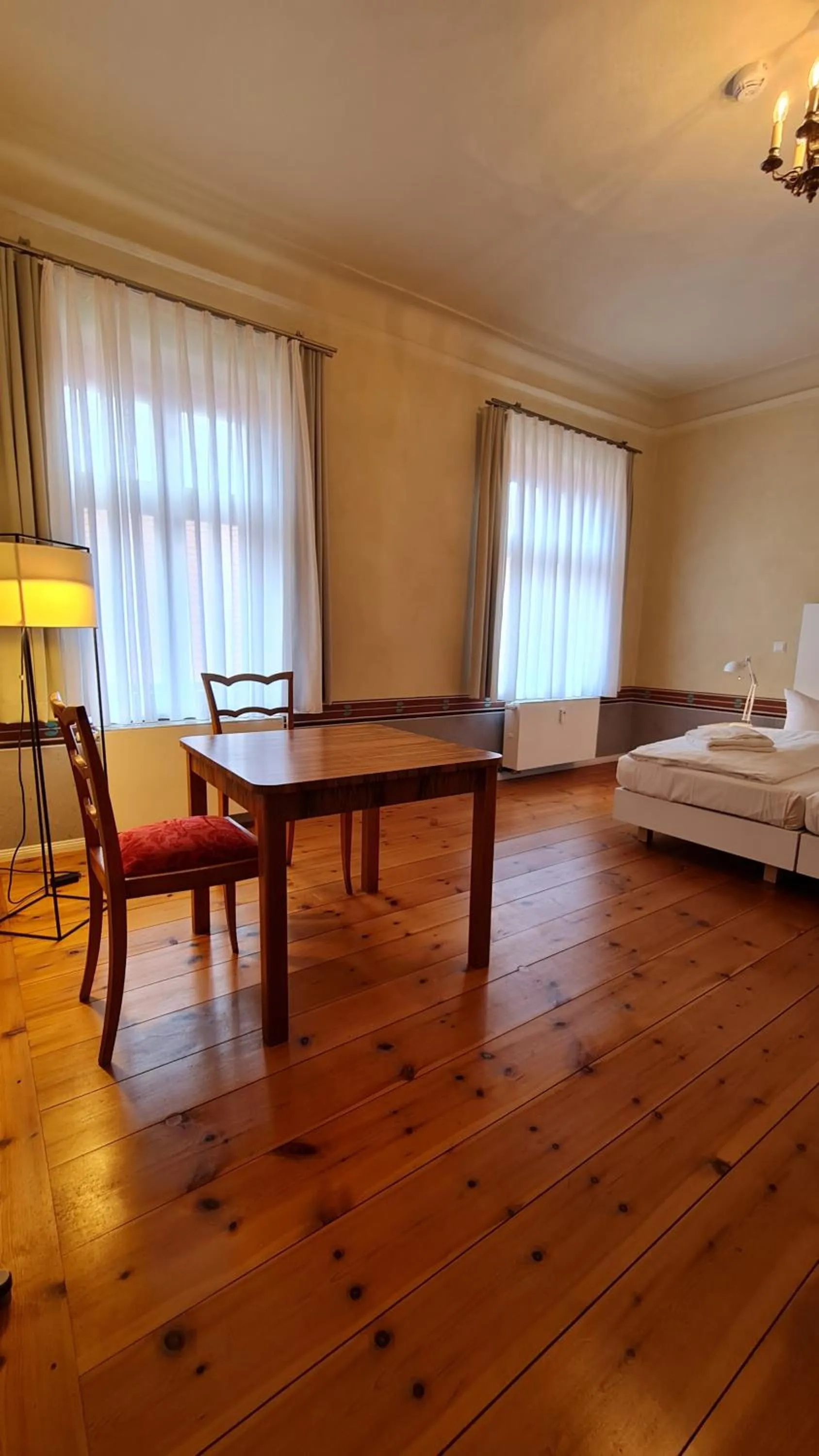 Photo of the whole room, Bed in Hotel Cranach-Herberge City Centre