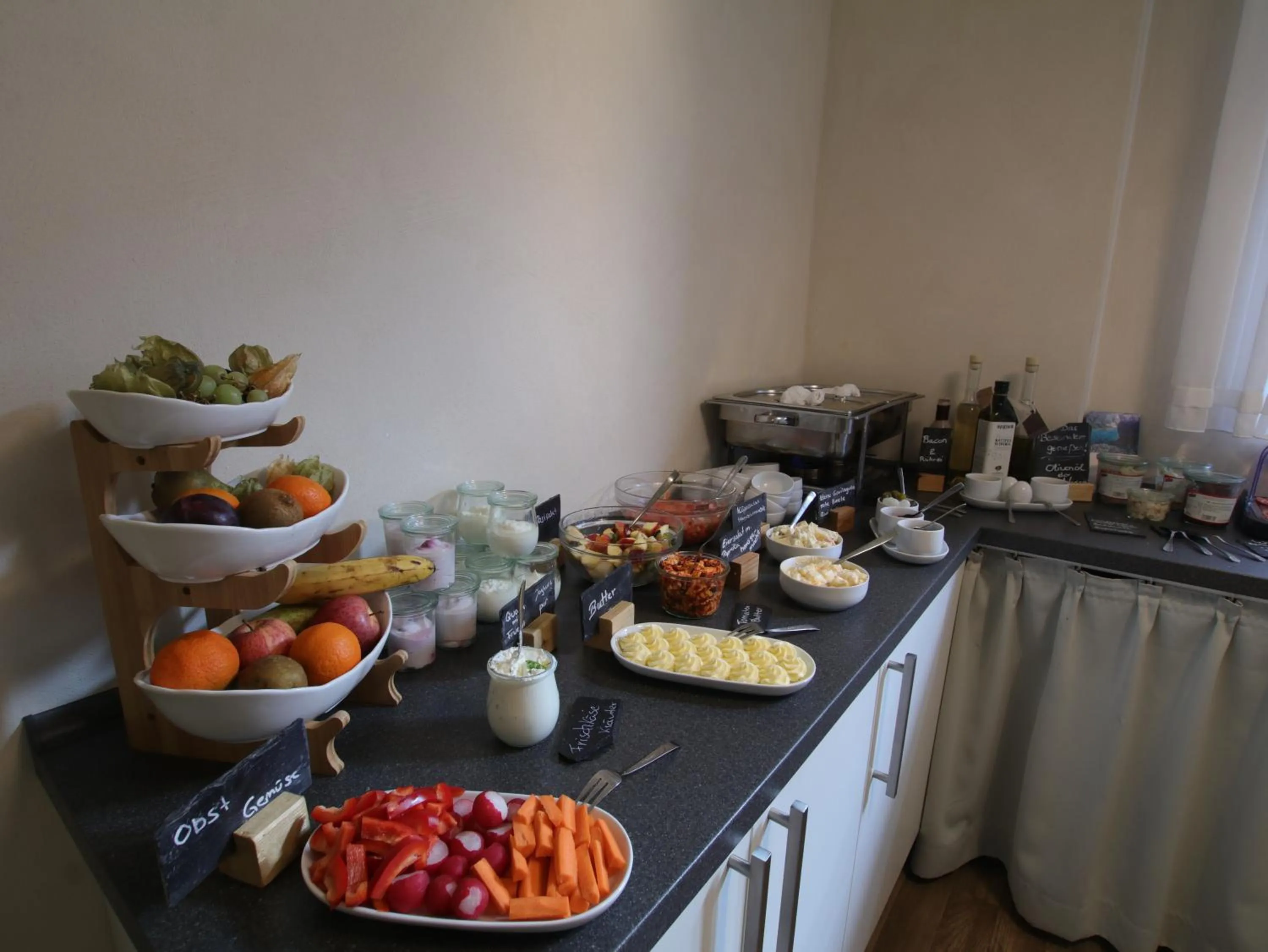 Breakfast in Hotel Cranach-Herberge City Centre