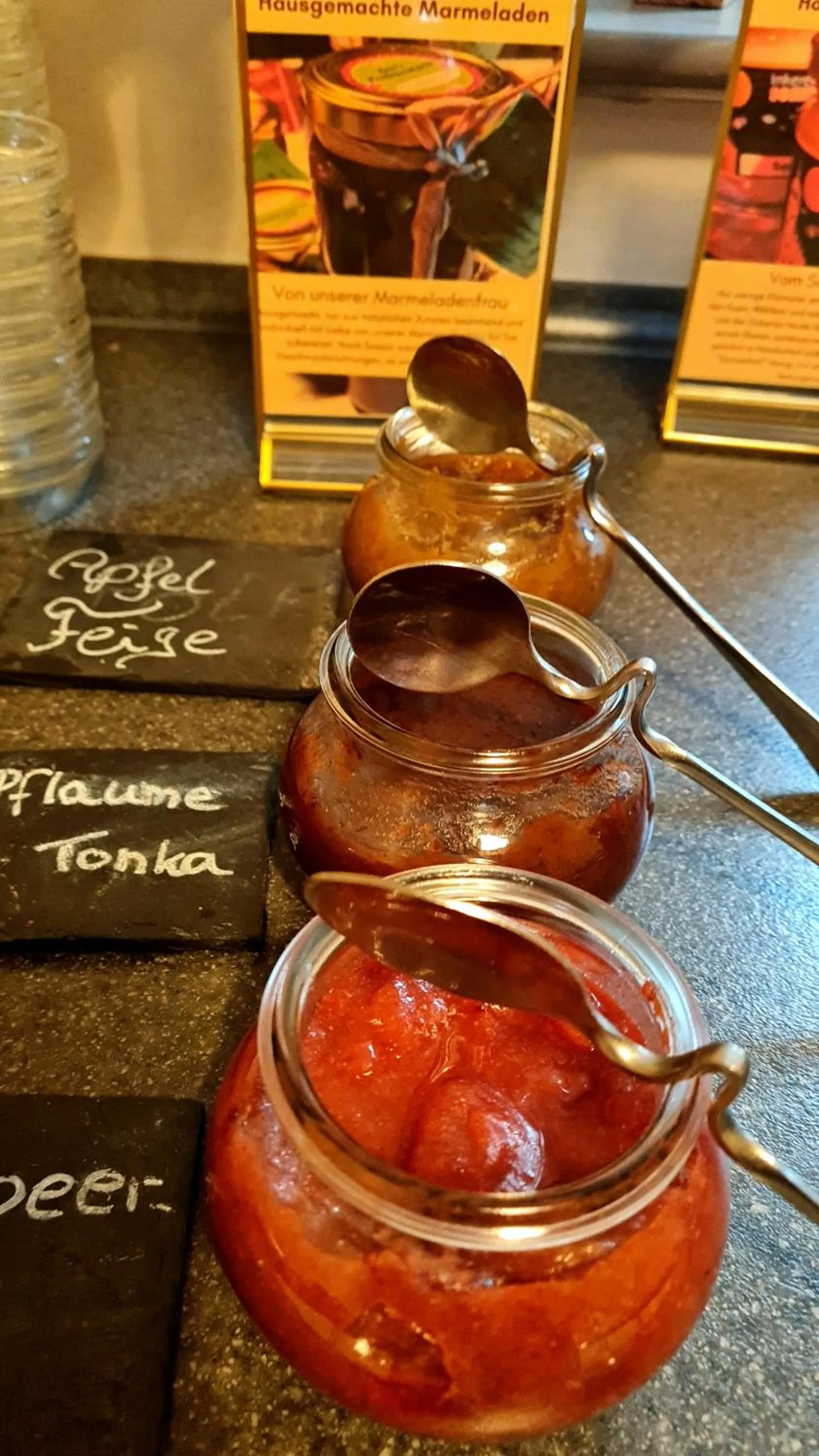 Breakfast in Hotel Cranach-Herberge City Centre