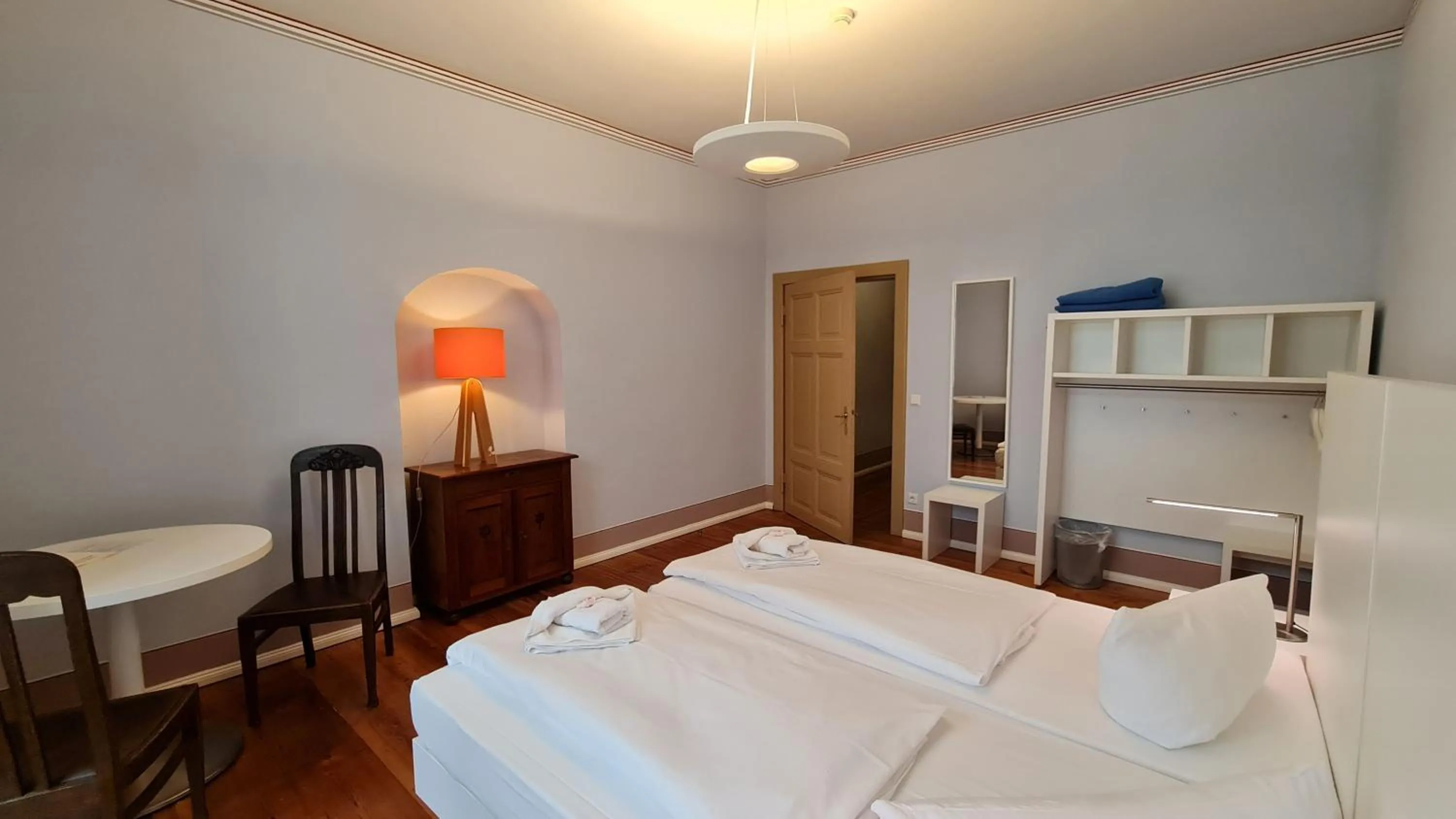 Photo of the whole room, Bed in Hotel Cranach-Herberge City Centre