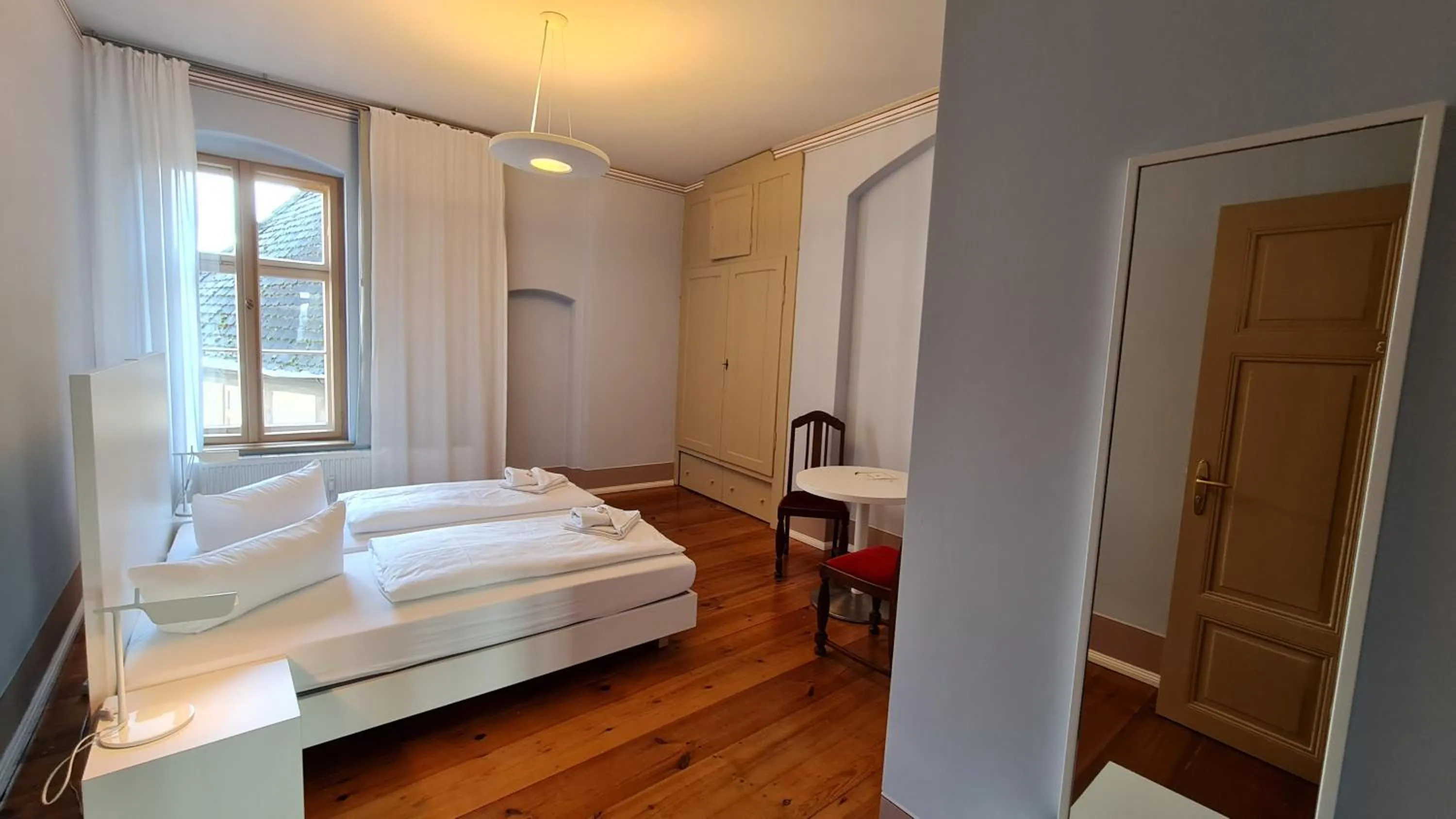 Staff, Bed in Hotel Cranach-Herberge City Centre