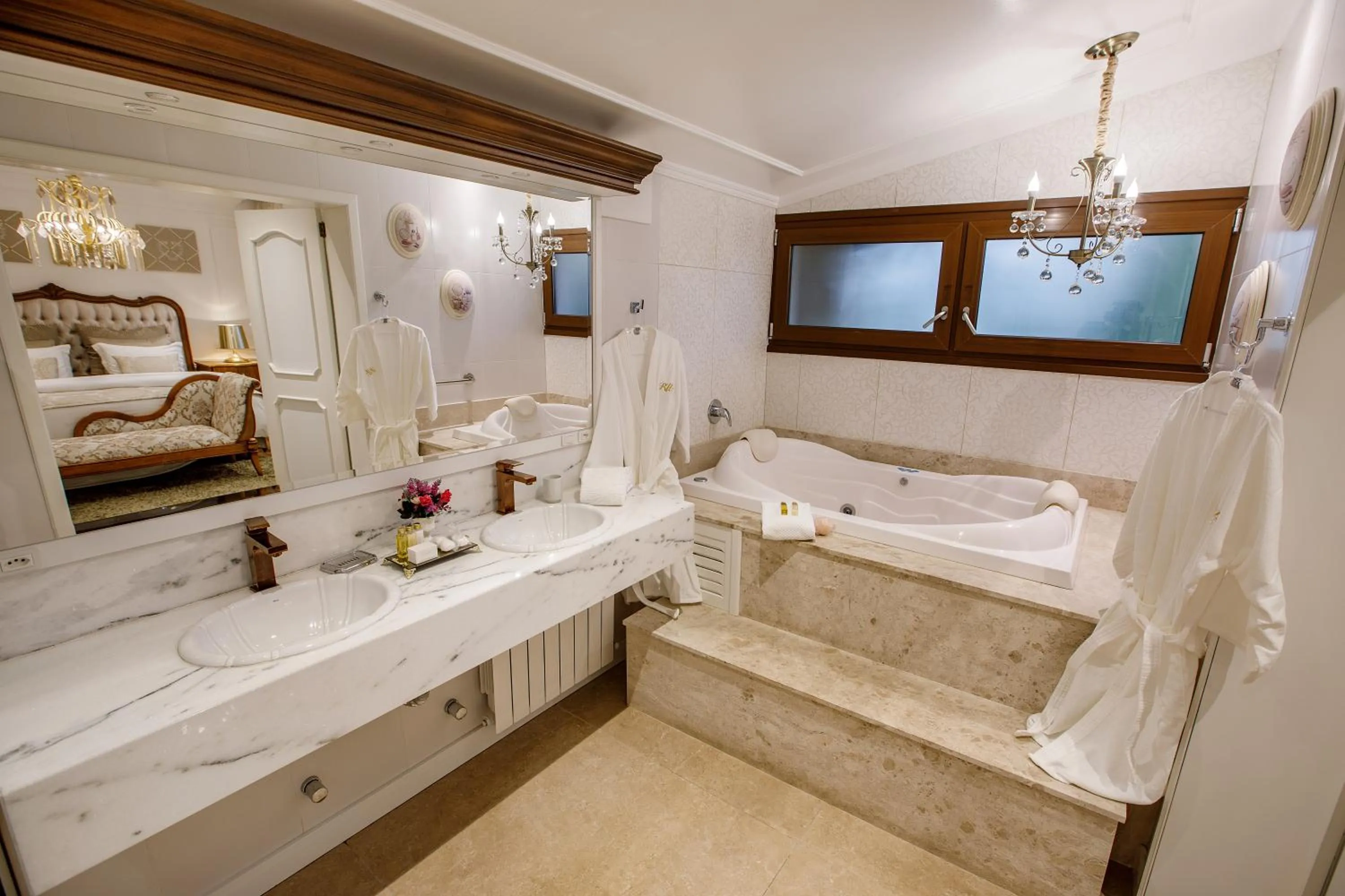 Hot Tub, Bed in Hotel Ritta Höppner