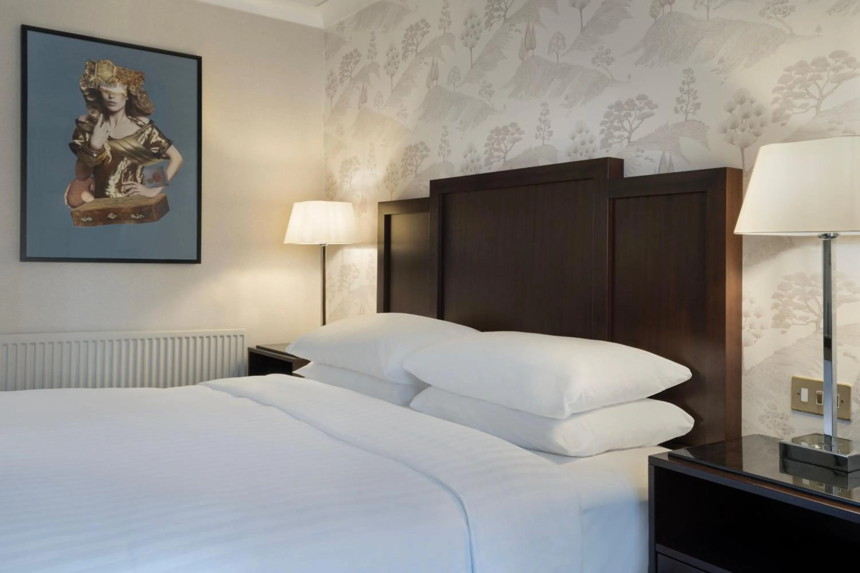 Photo of the whole room, Bed in Delta Hotels by Marriott Tudor Park Country Club