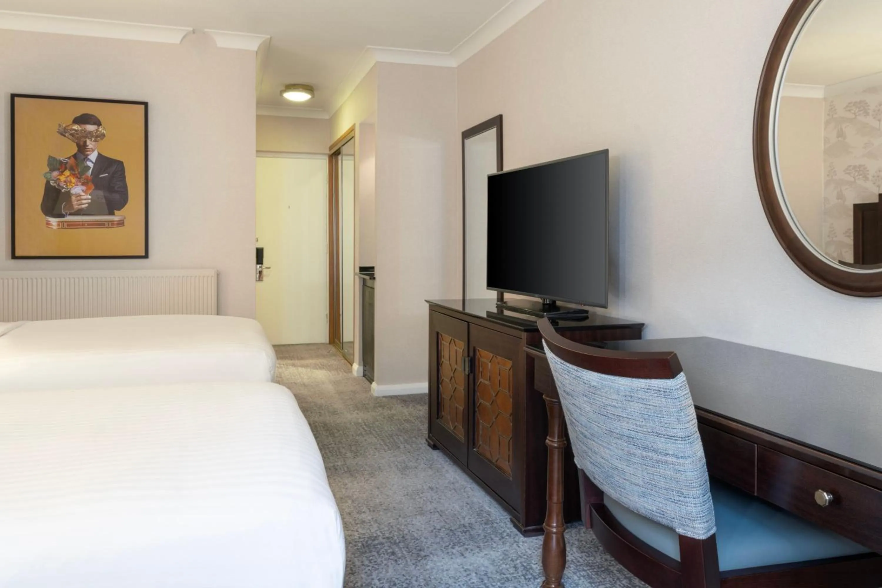 Photo of the whole room, Bed in Delta Hotels by Marriott Tudor Park Country Club