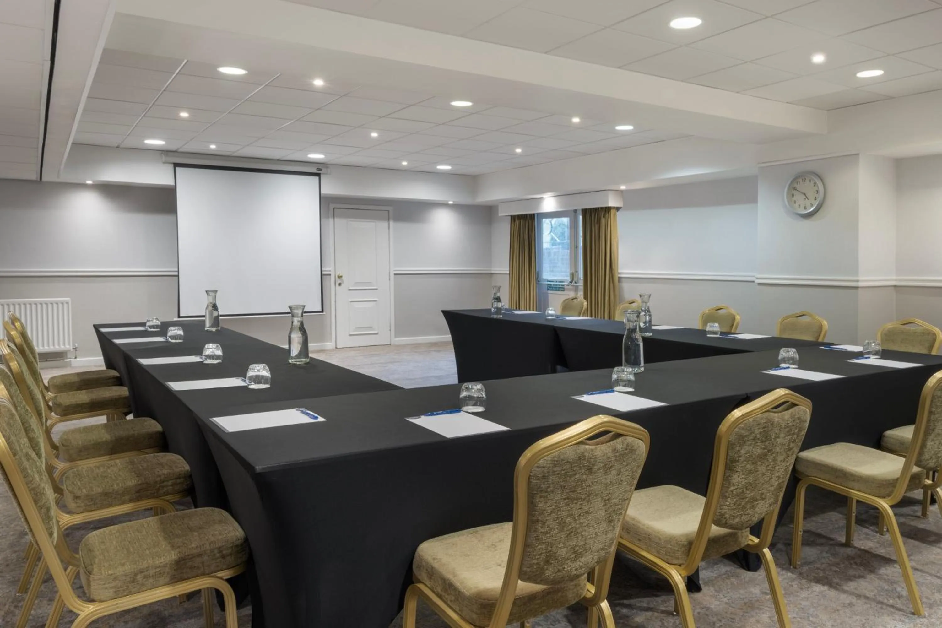 Meeting/conference room in Delta Hotels by Marriott Tudor Park Country Club
