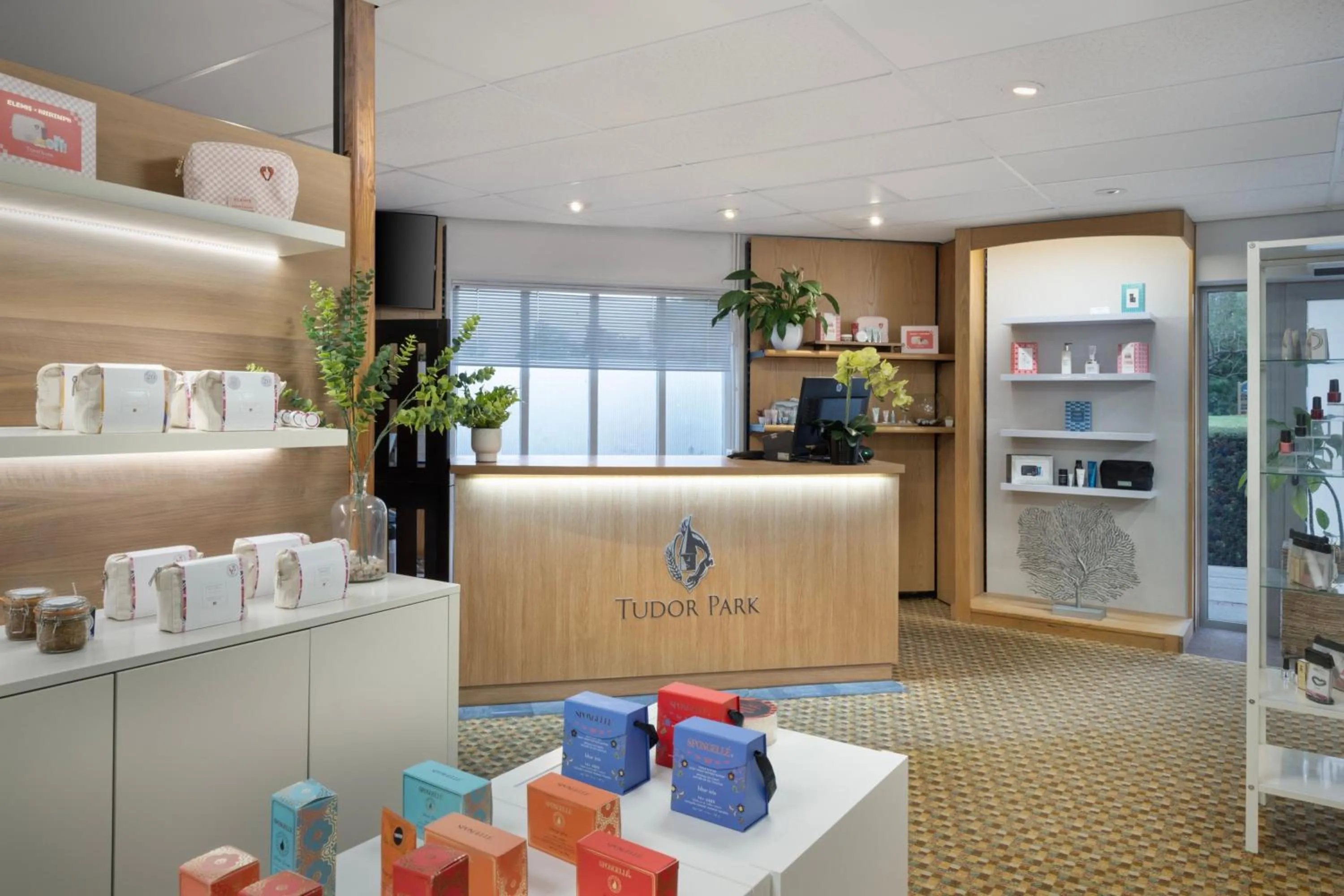 Lobby or reception in Delta Hotels by Marriott Tudor Park Country Club