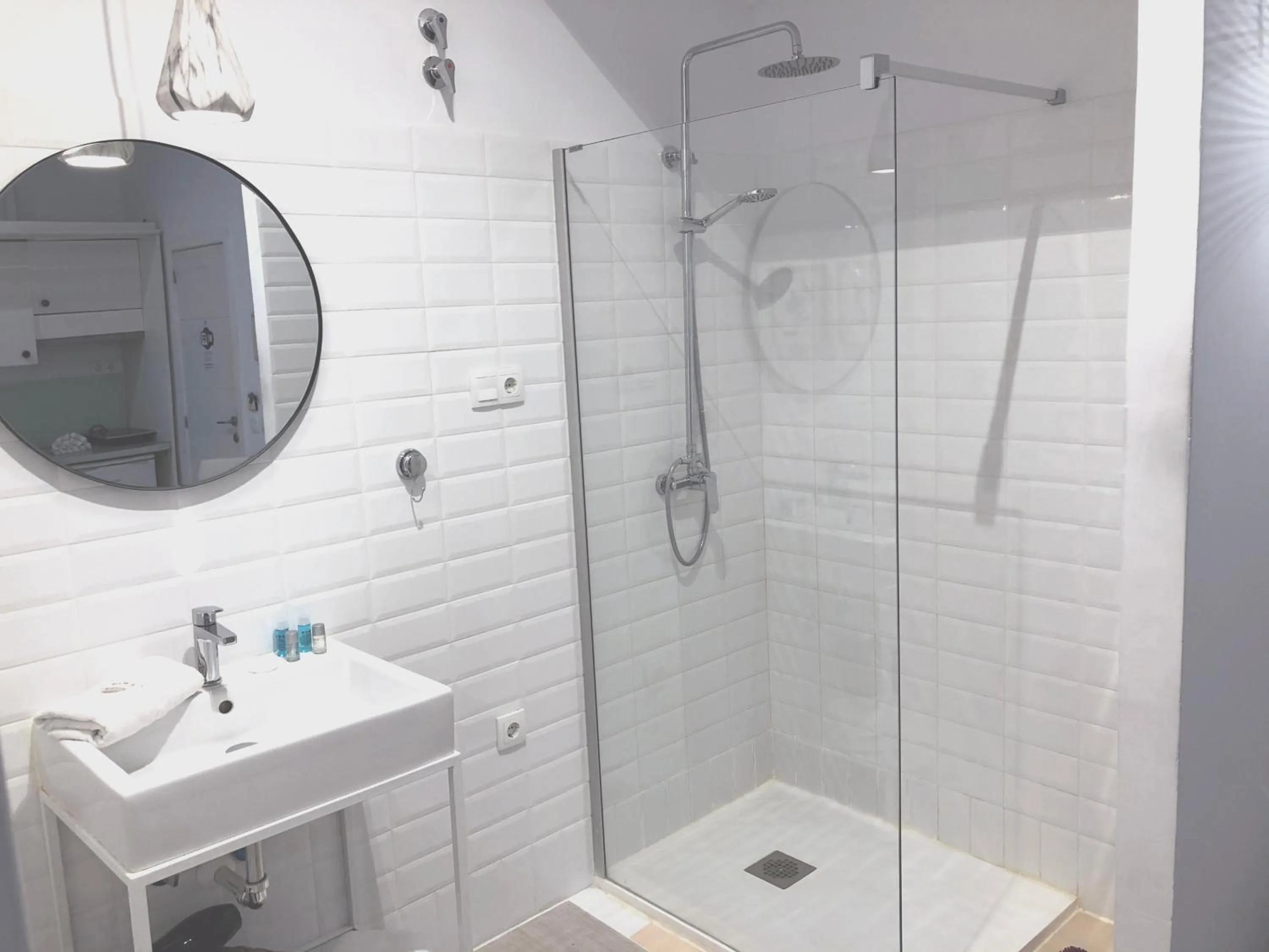 Bathroom in CH Six Rooms