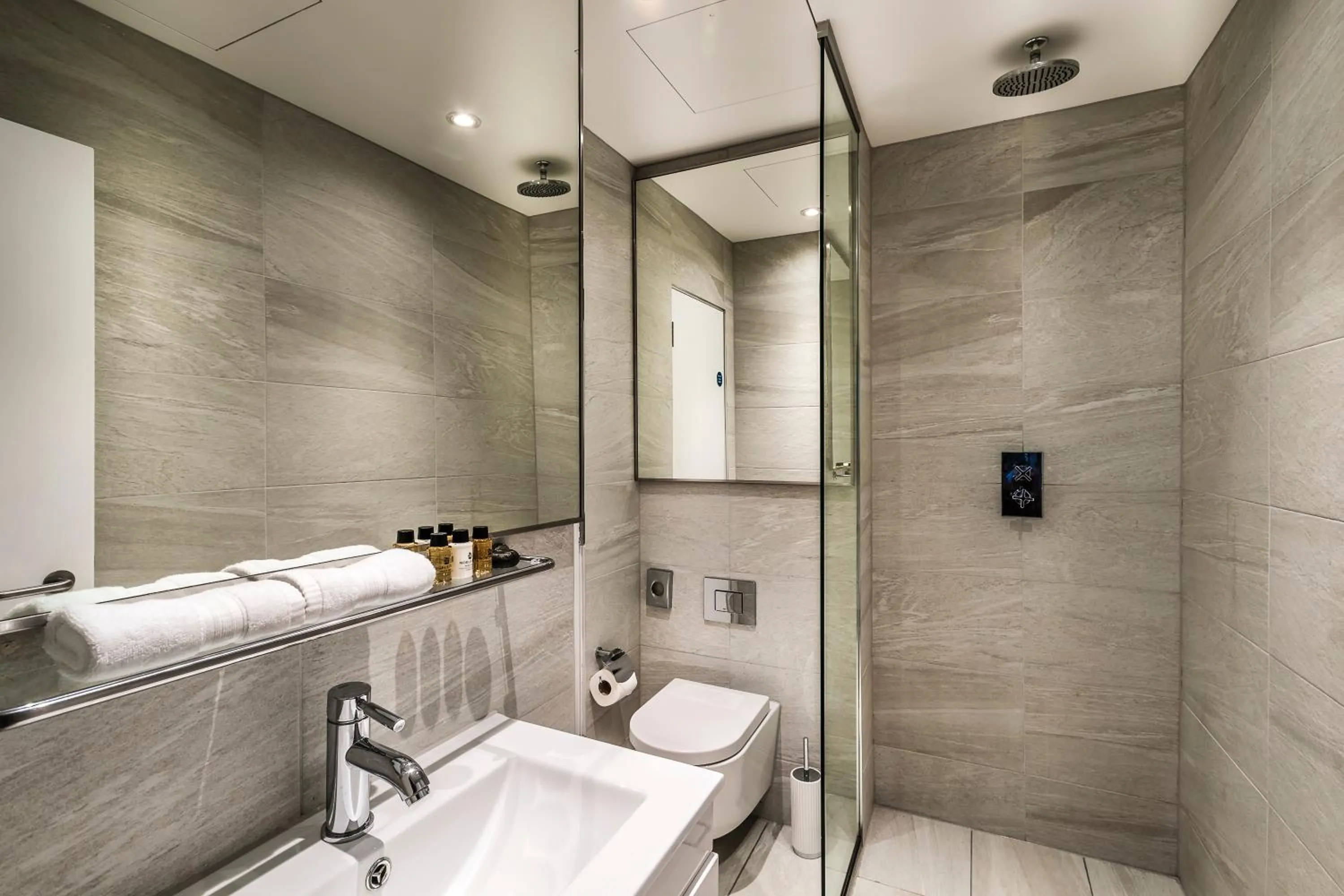 Shower in The Knaresborough by Nestor