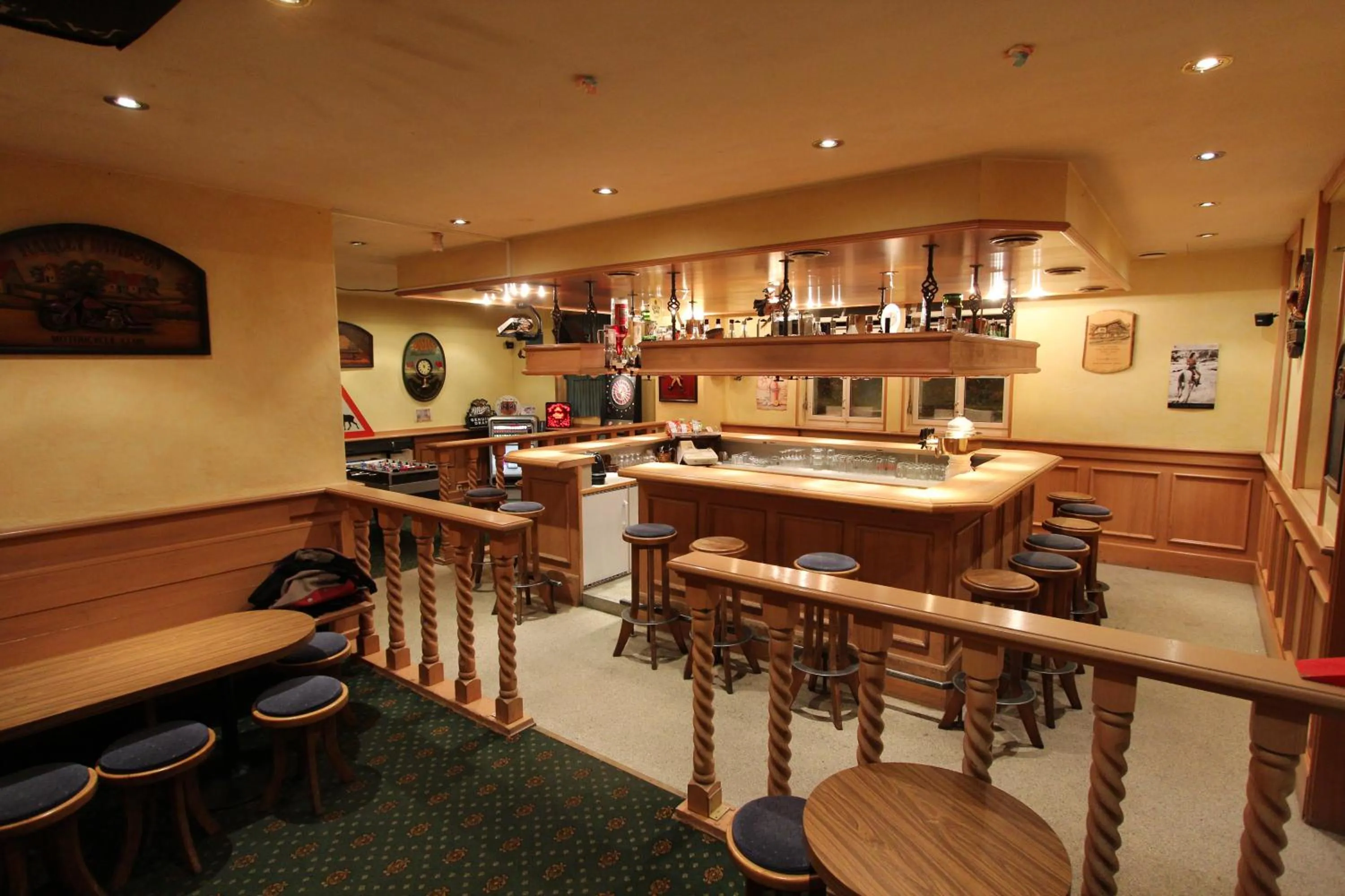 Lounge or bar in Hotel-Restaurant Alpina