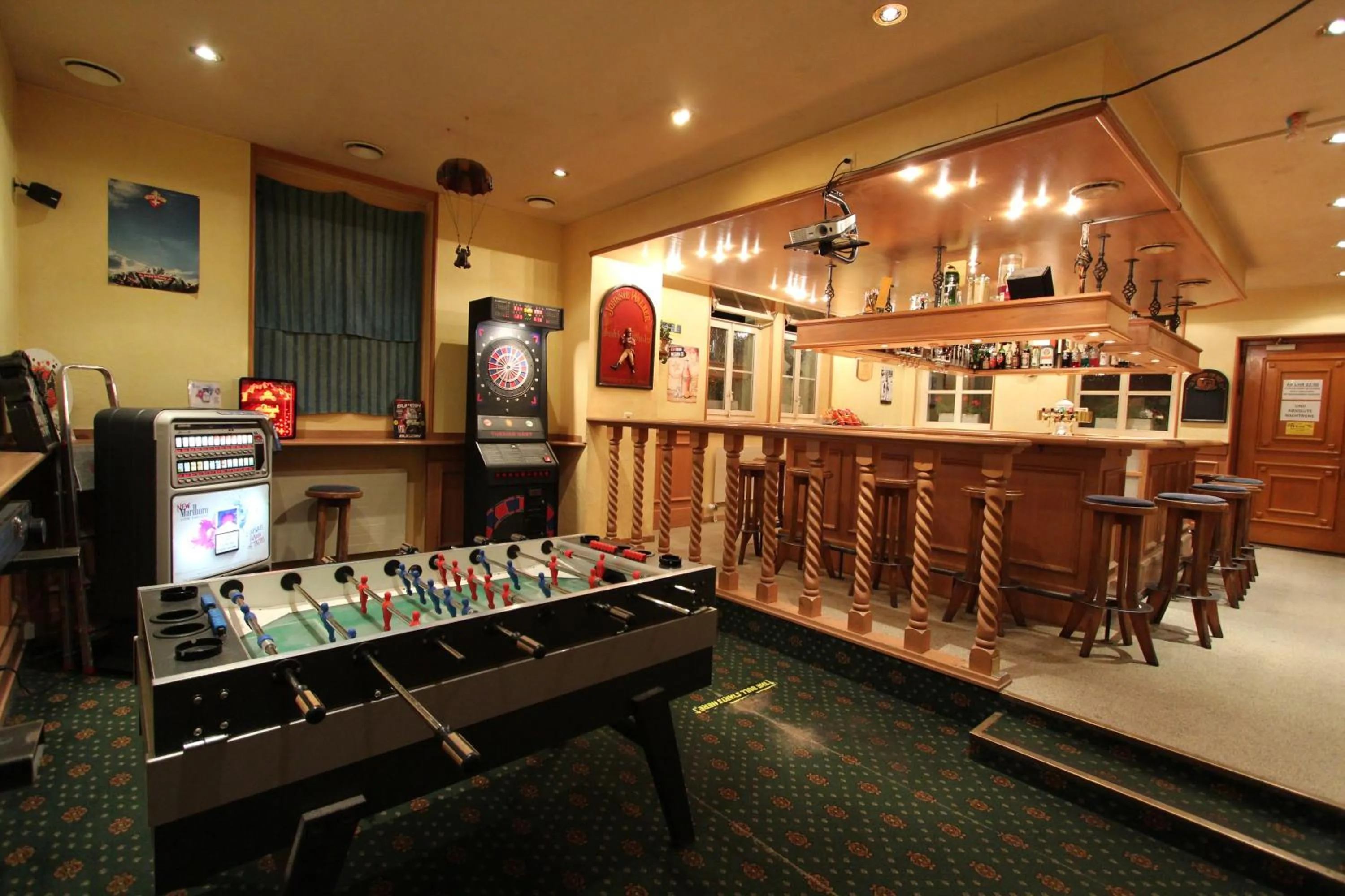 Evening entertainment in Hotel-Restaurant Alpina