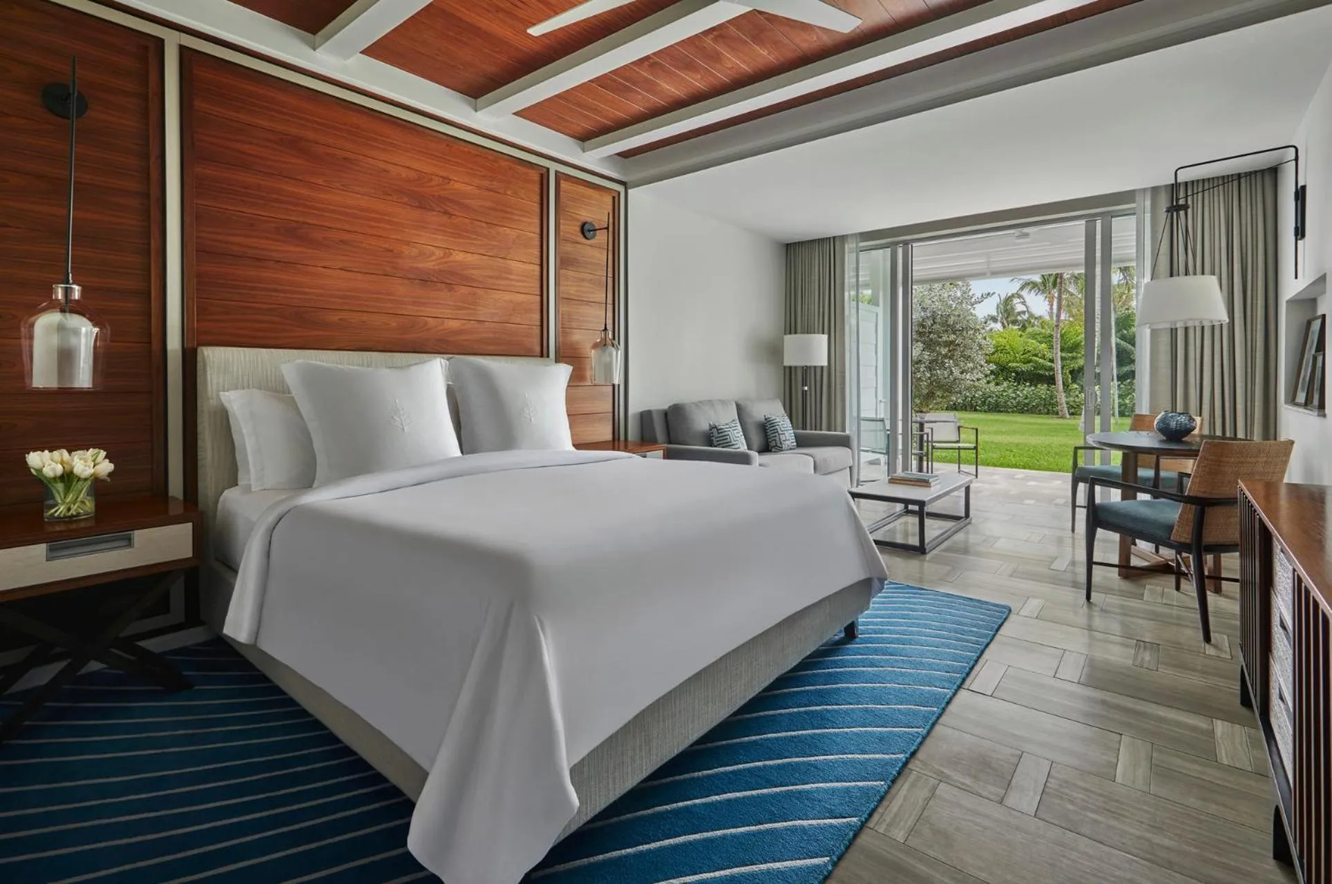 Bed in The Ocean Club, A Four Seasons Resort, Bahamas