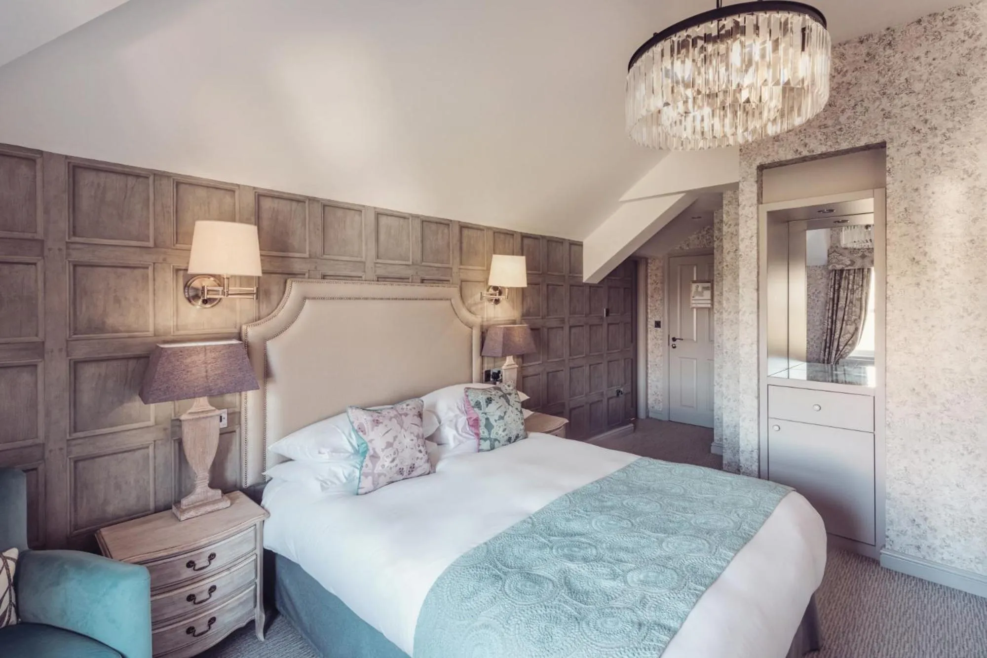 Photo of the whole room, Bed in Windermere Hillthwaite Hotel