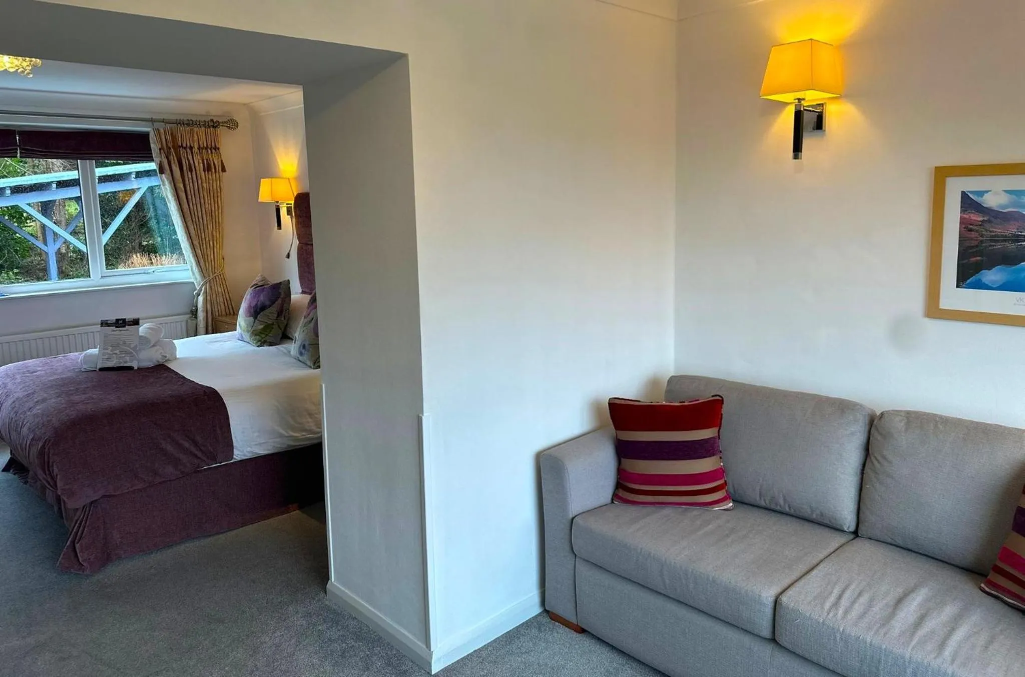 Photo of the whole room, Bed in Windermere Hillthwaite Hotel