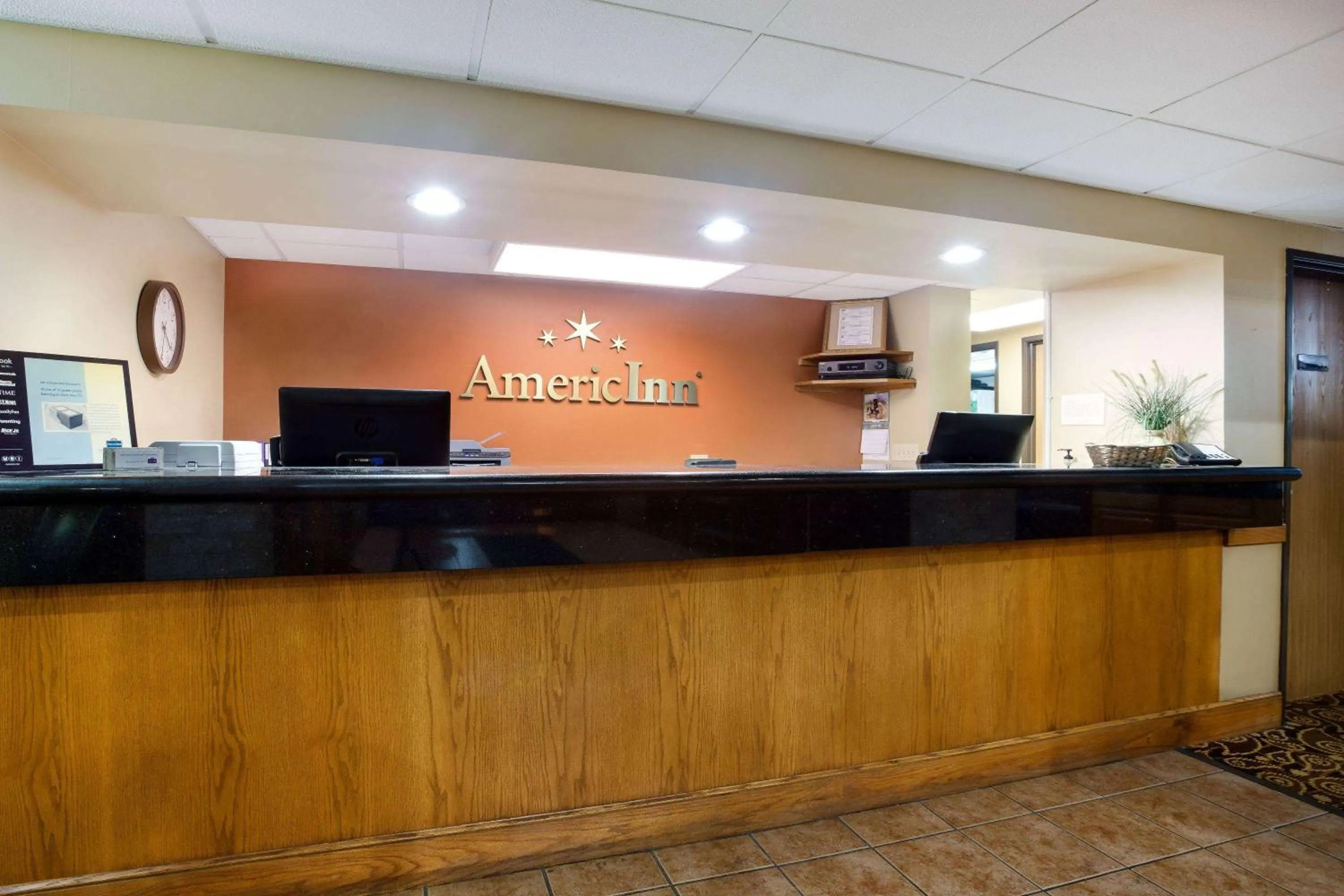 Lobby or reception in AmericInn by Wyndham Tomah