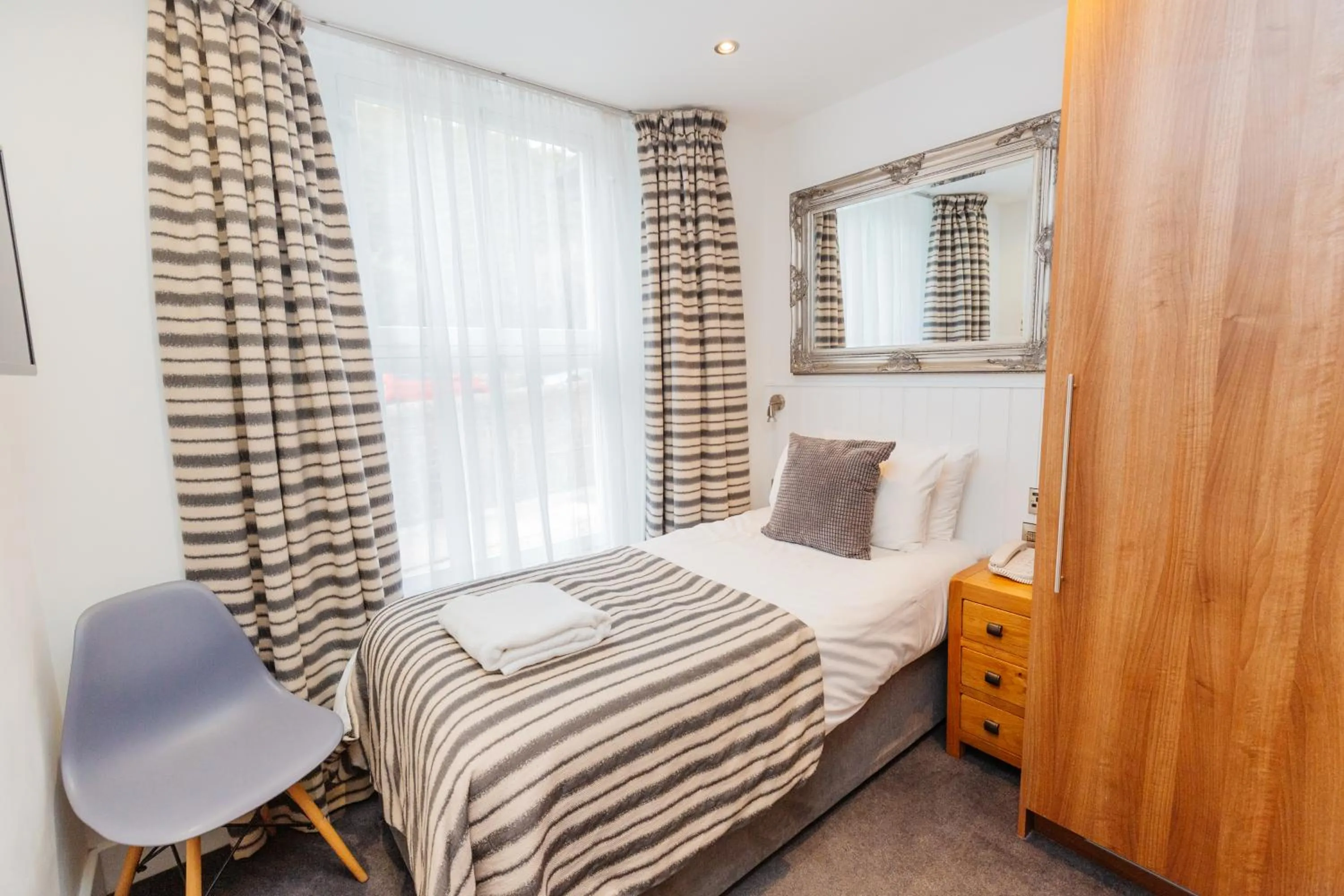 Bed in Carlton Hotel