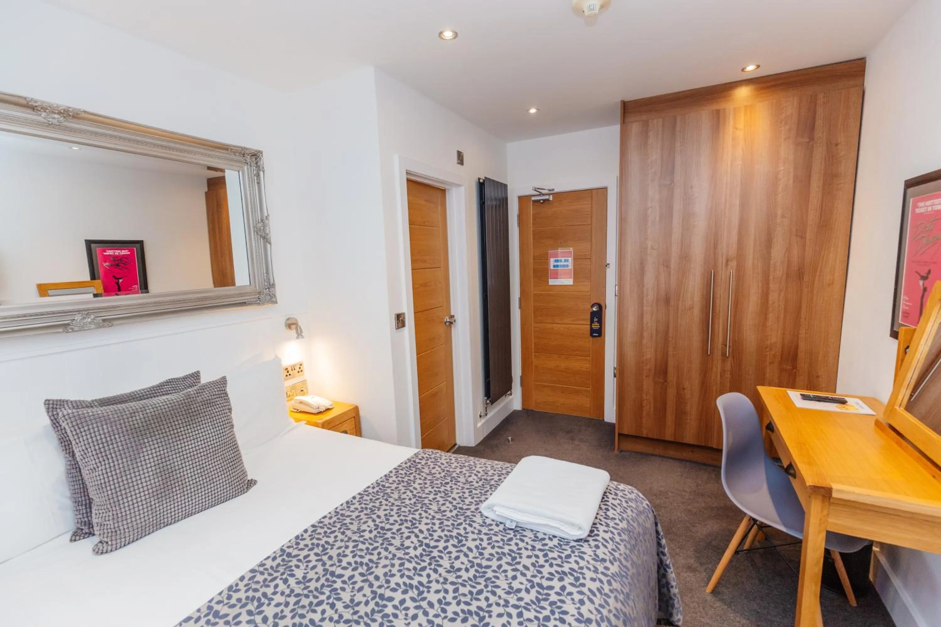 Bed in Carlton Hotel