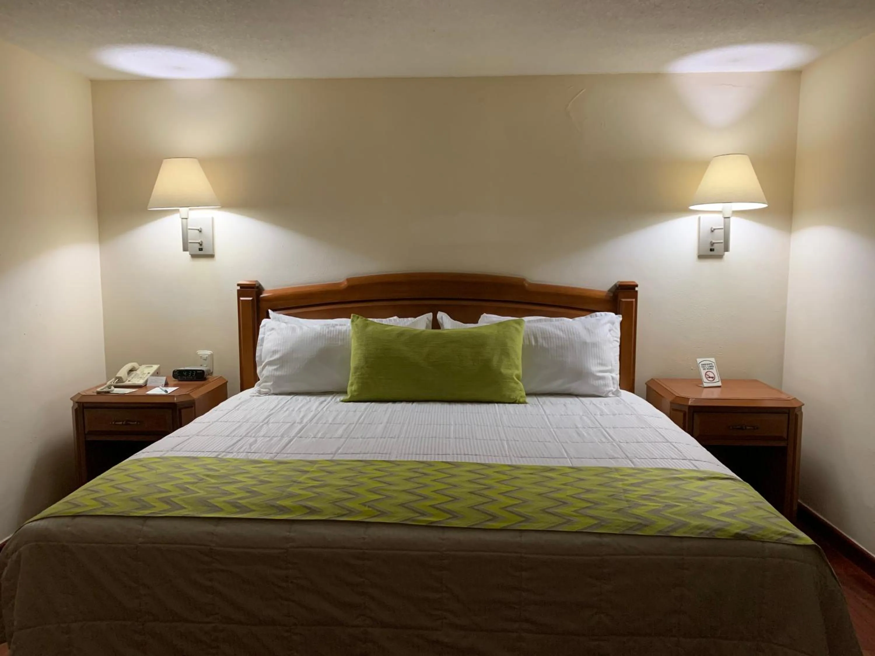 Bed in Hotel Villa Florida Puebla