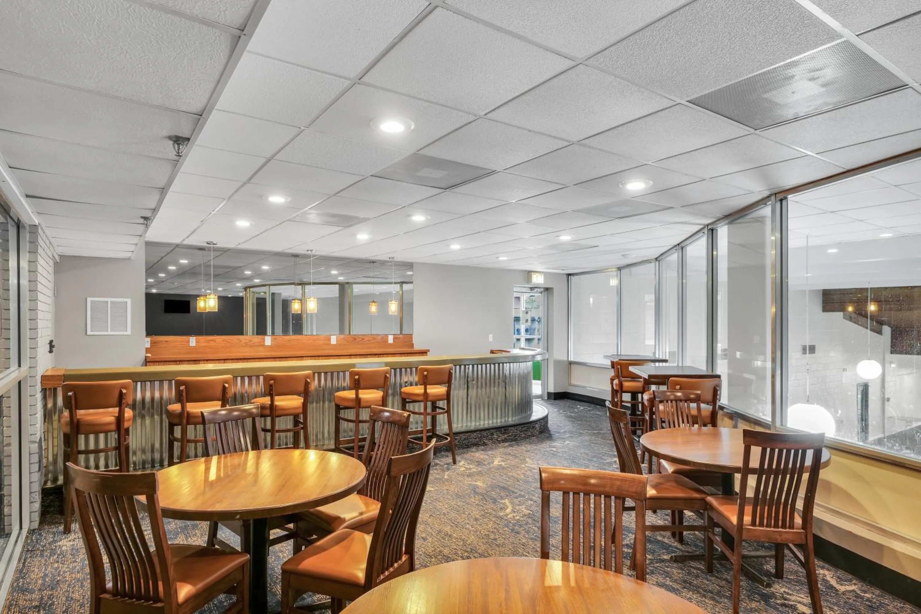 Restaurant/places to eat in Eastlake Suites Hotel & Conference Center By OYO Urbana